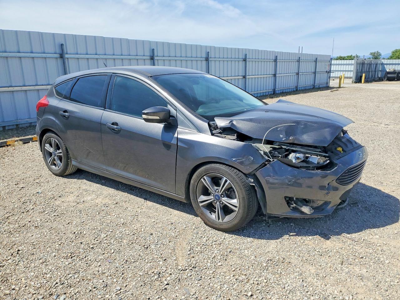 2016 Ford Focus Se Gray vin: 1FADP3KE5GL289558