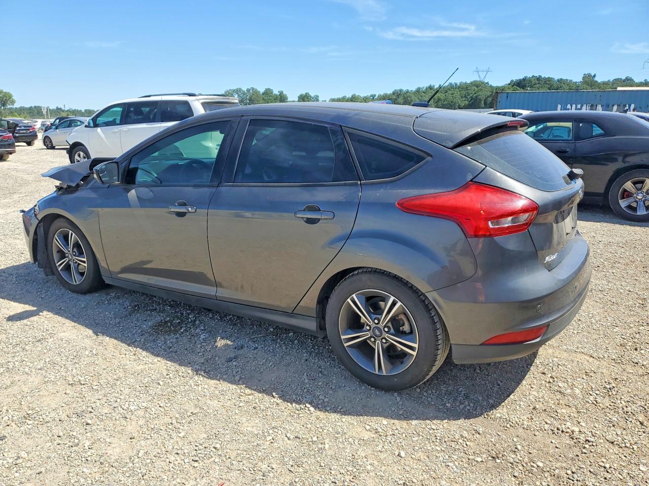 2016 Ford Focus Se Gray vin: 1FADP3KE5GL289558