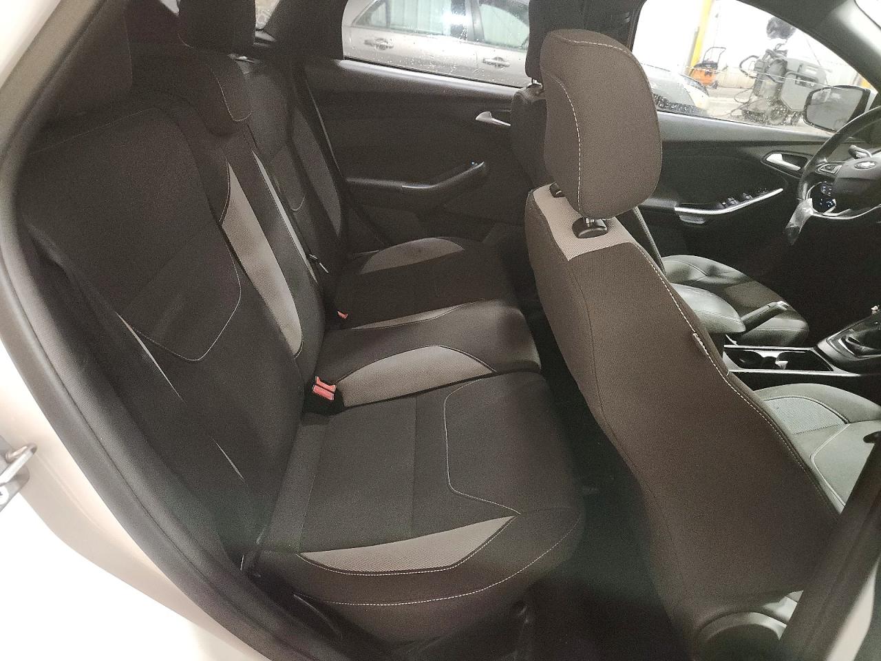 2015 Ford Focus St White vin: 1FADP3L90FL304015
