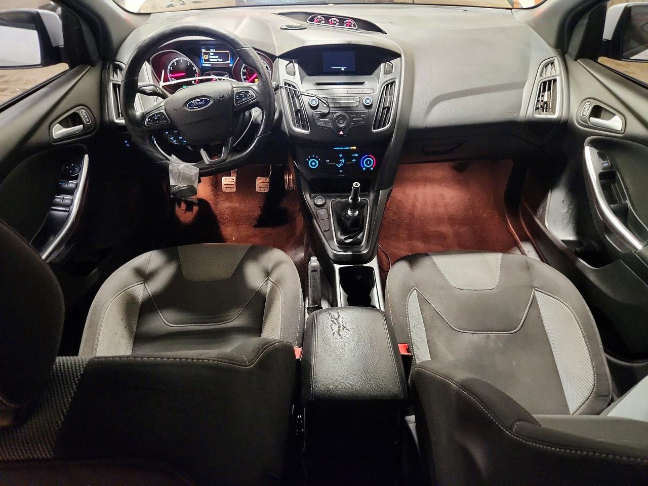2015 Ford Focus St White vin: 1FADP3L90FL304015