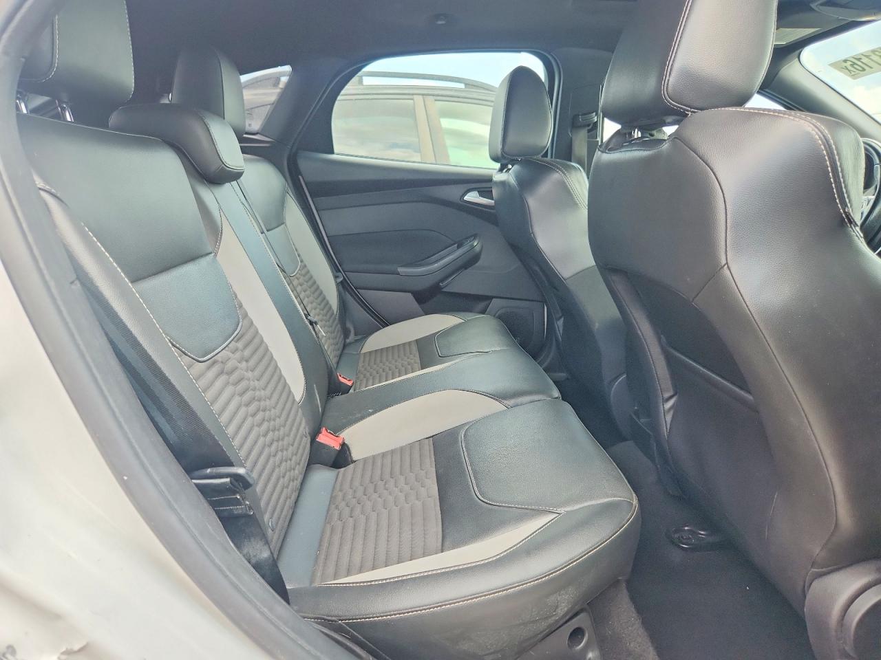2015 Ford Focus St White vin: 1FADP3L90FL334132