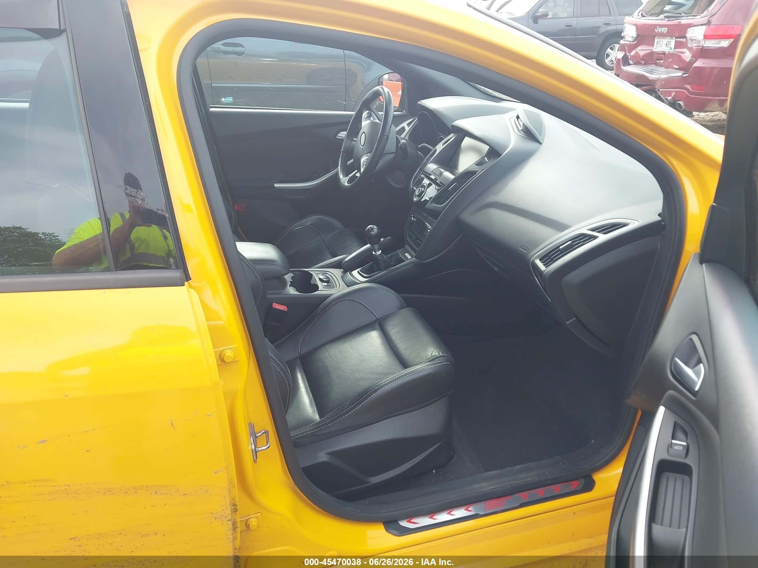 2013 Ford Focus St   Yellow vin: 1FADP3L91DL201893