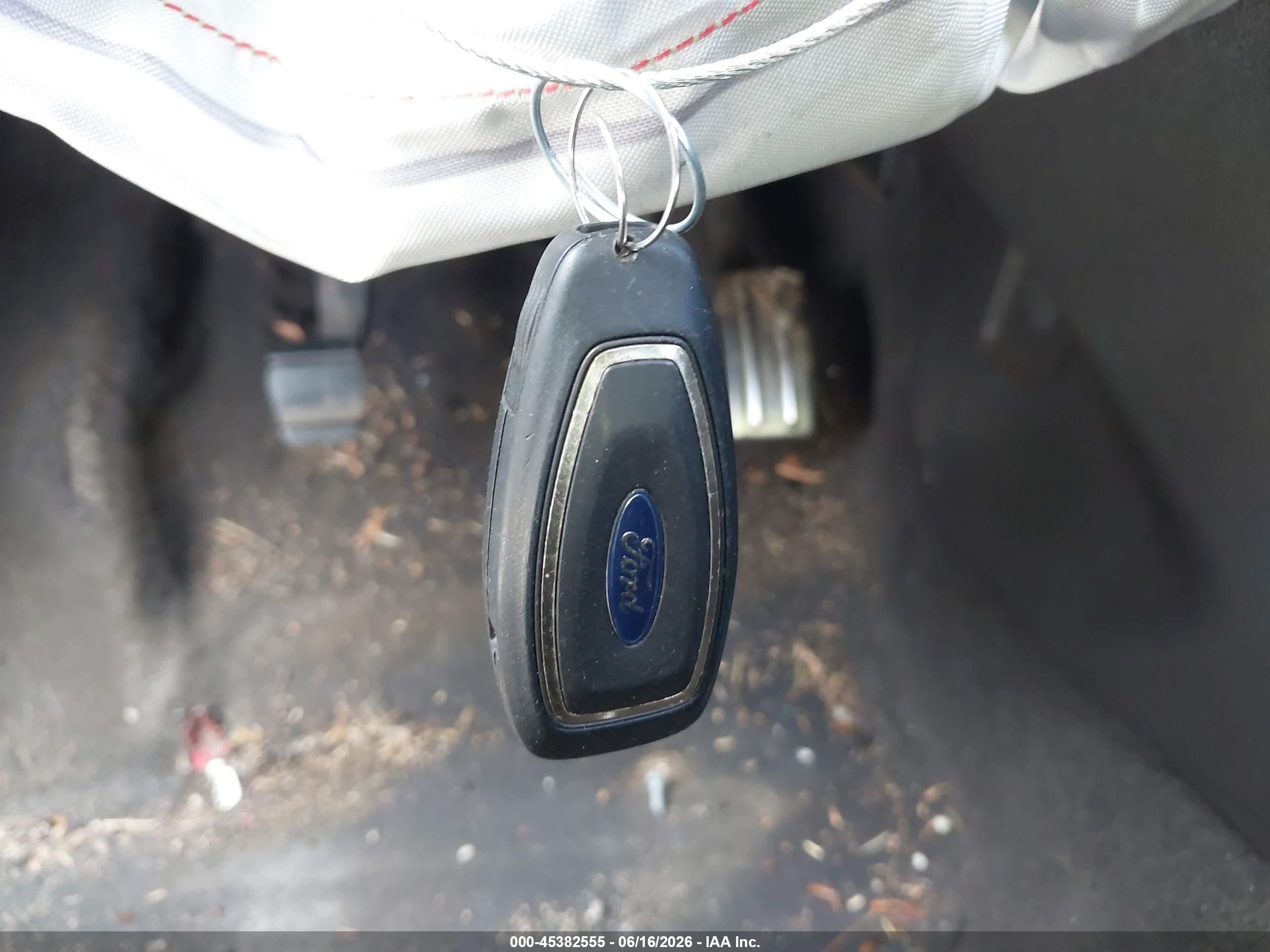 2013 Ford Focus St   White vin: 1FADP3L91DL283415