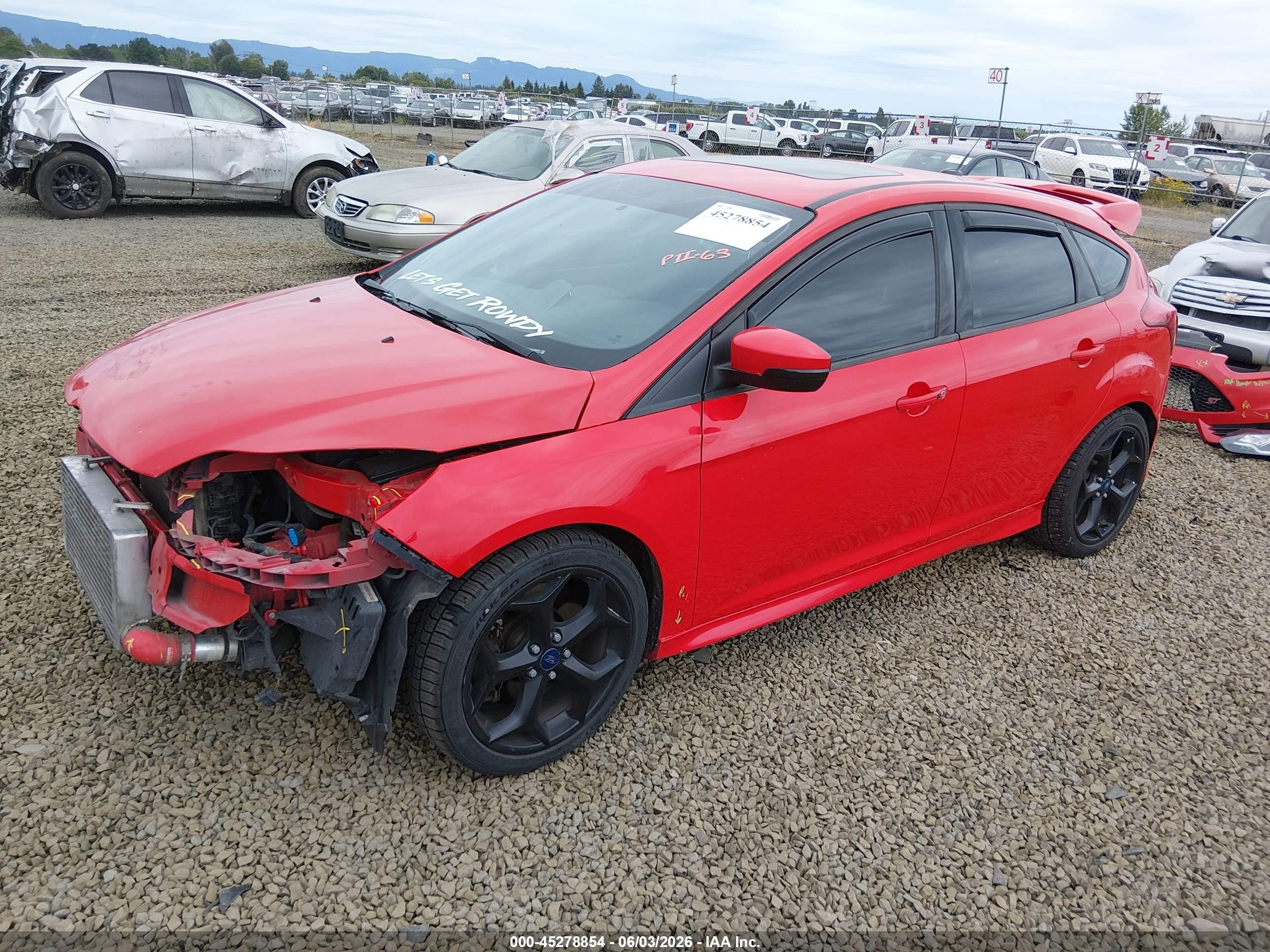 2014 Ford Focus St   Red vin: 1FADP3L91EL338947
