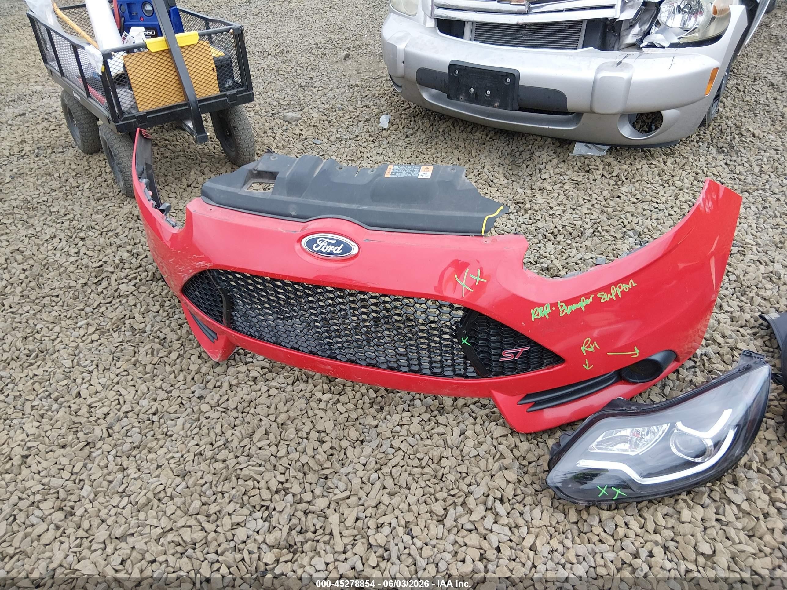 2014 Ford Focus St   Red vin: 1FADP3L91EL338947