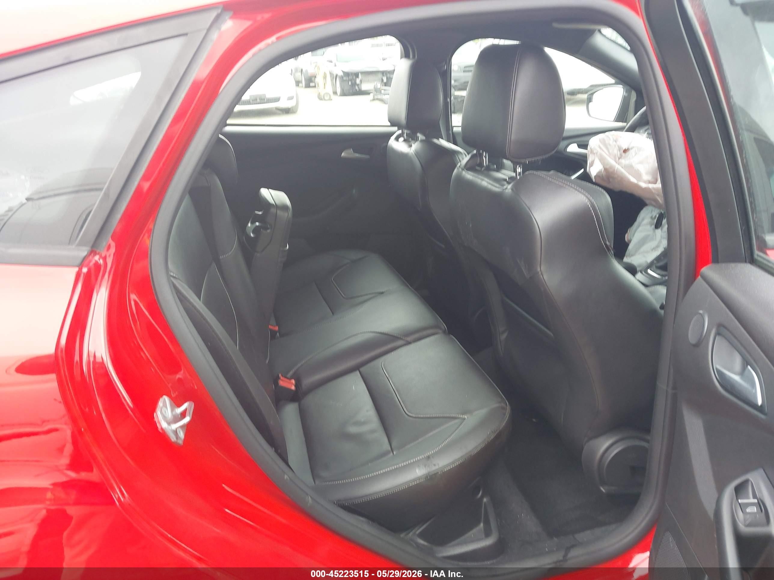 2015 Ford Focus St   Red vin: 1FADP3L91FL306758