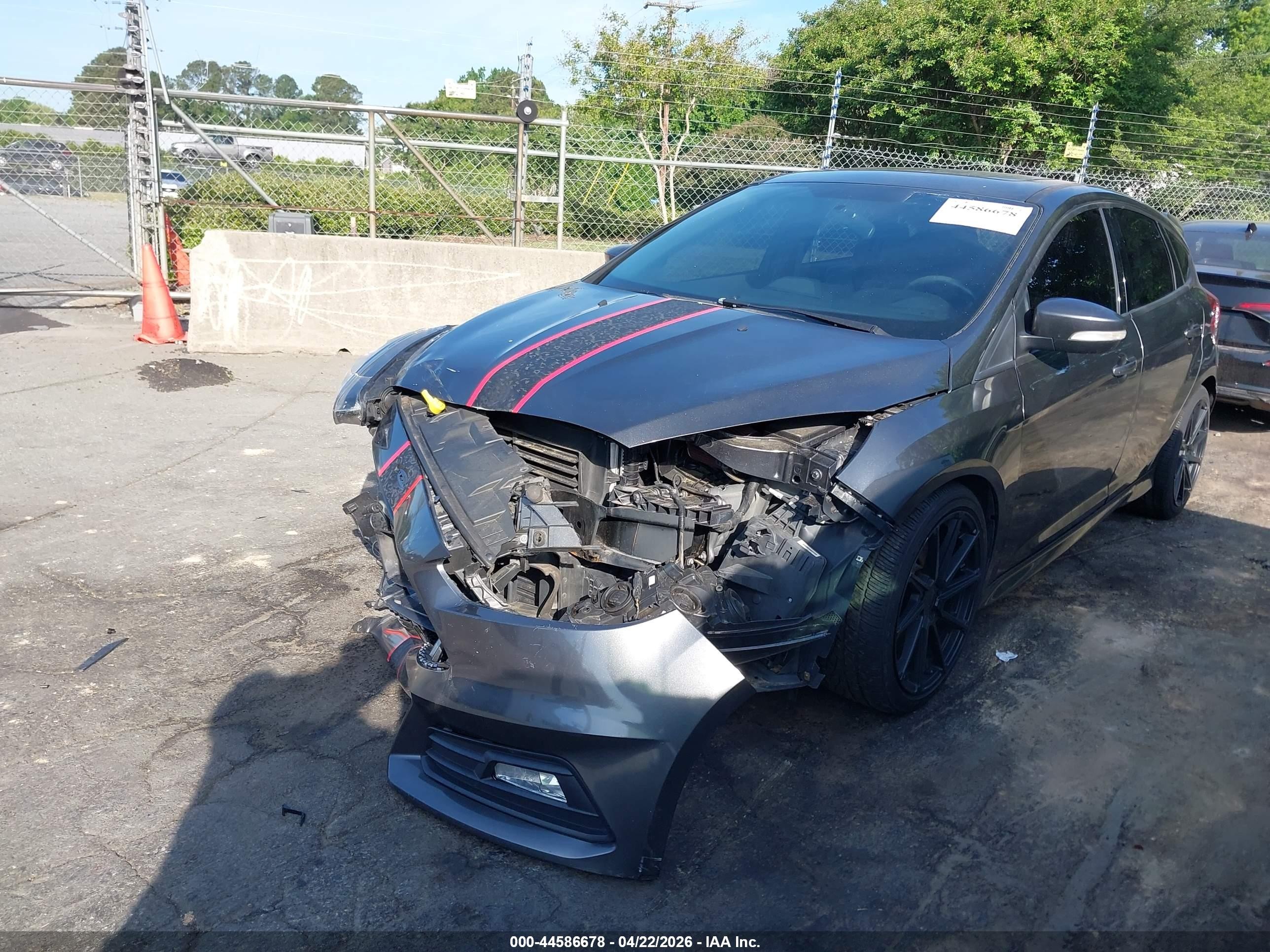 2018 Ford Focus St   Gray vin: 1FADP3L91JL289324