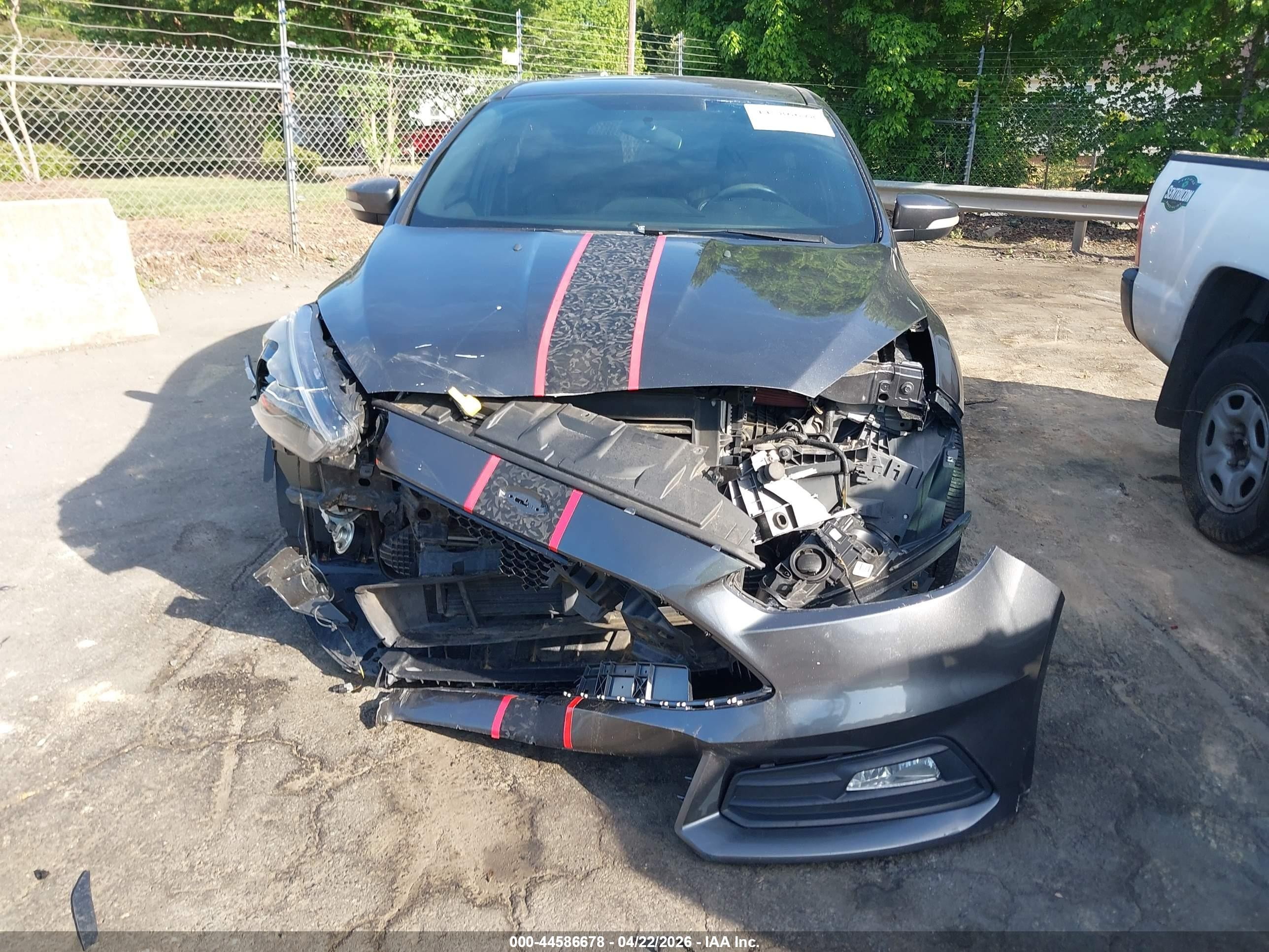2018 Ford Focus St   Gray vin: 1FADP3L91JL289324