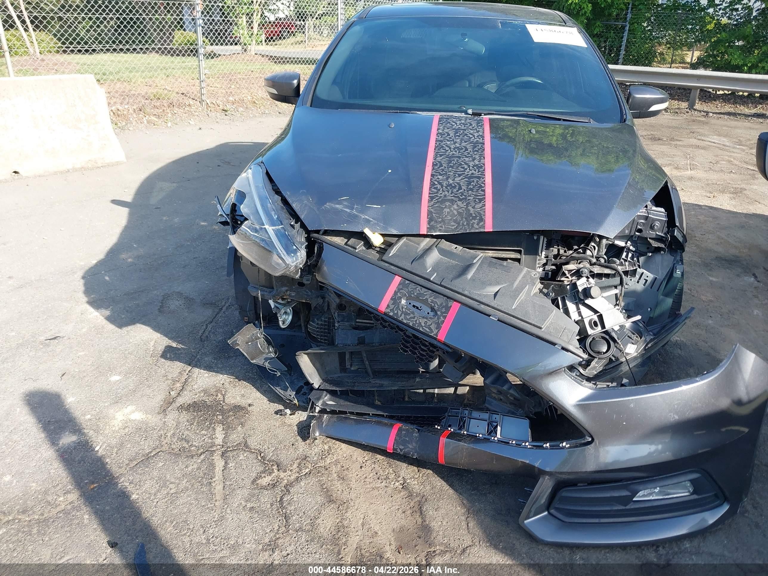 2018 Ford Focus St   Gray vin: 1FADP3L91JL289324