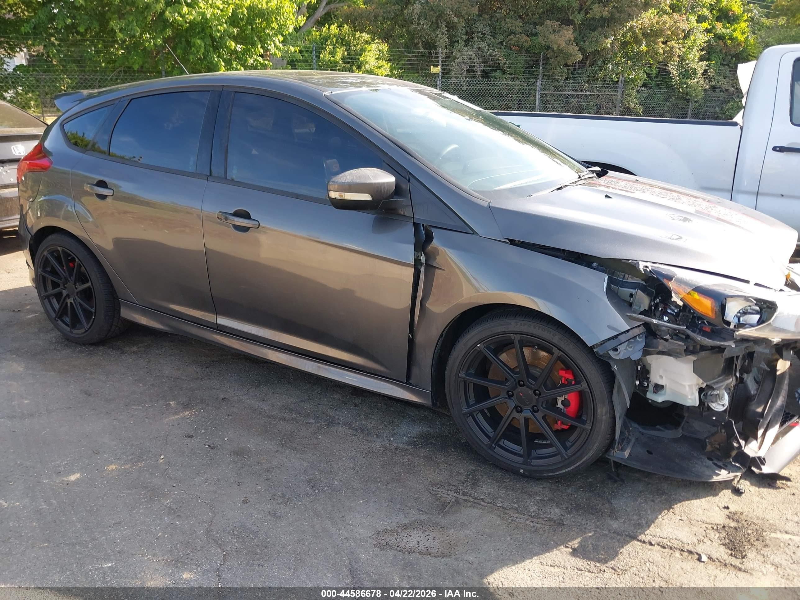 2018 Ford Focus St   Gray vin: 1FADP3L91JL289324