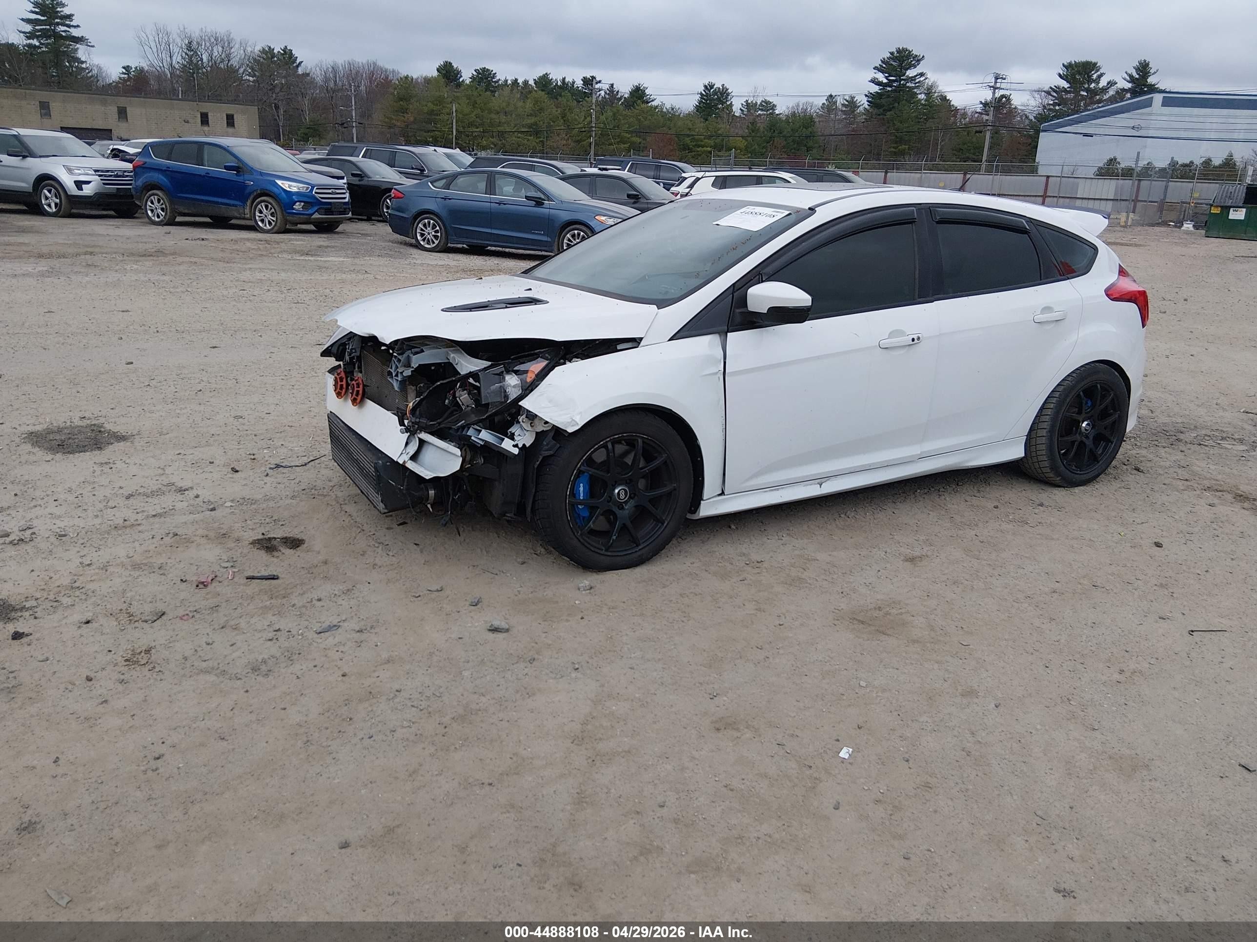 2014 Ford Focus St   White vin: 1FADP3L92EL114795