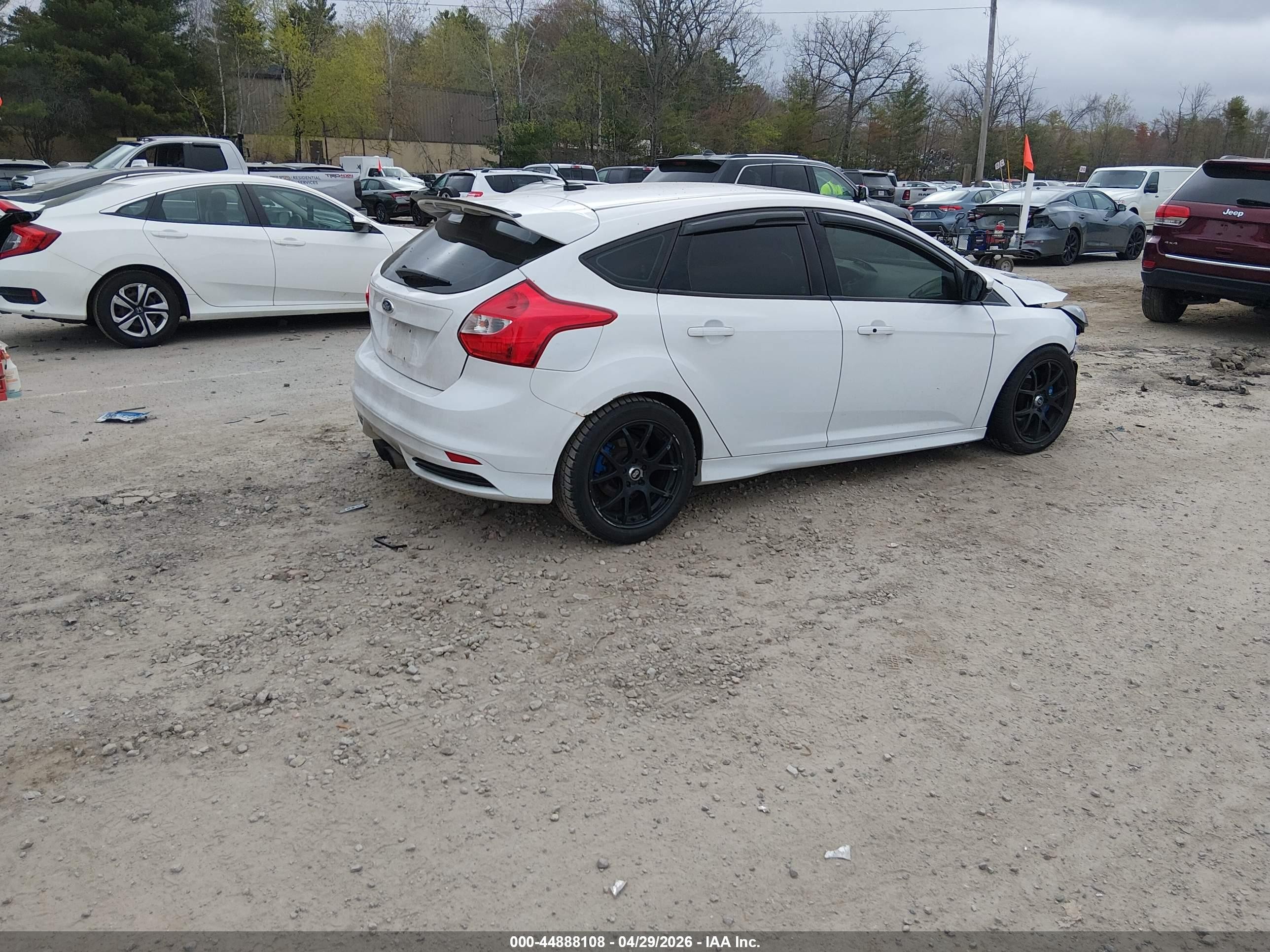 2014 Ford Focus St   White vin: 1FADP3L92EL114795