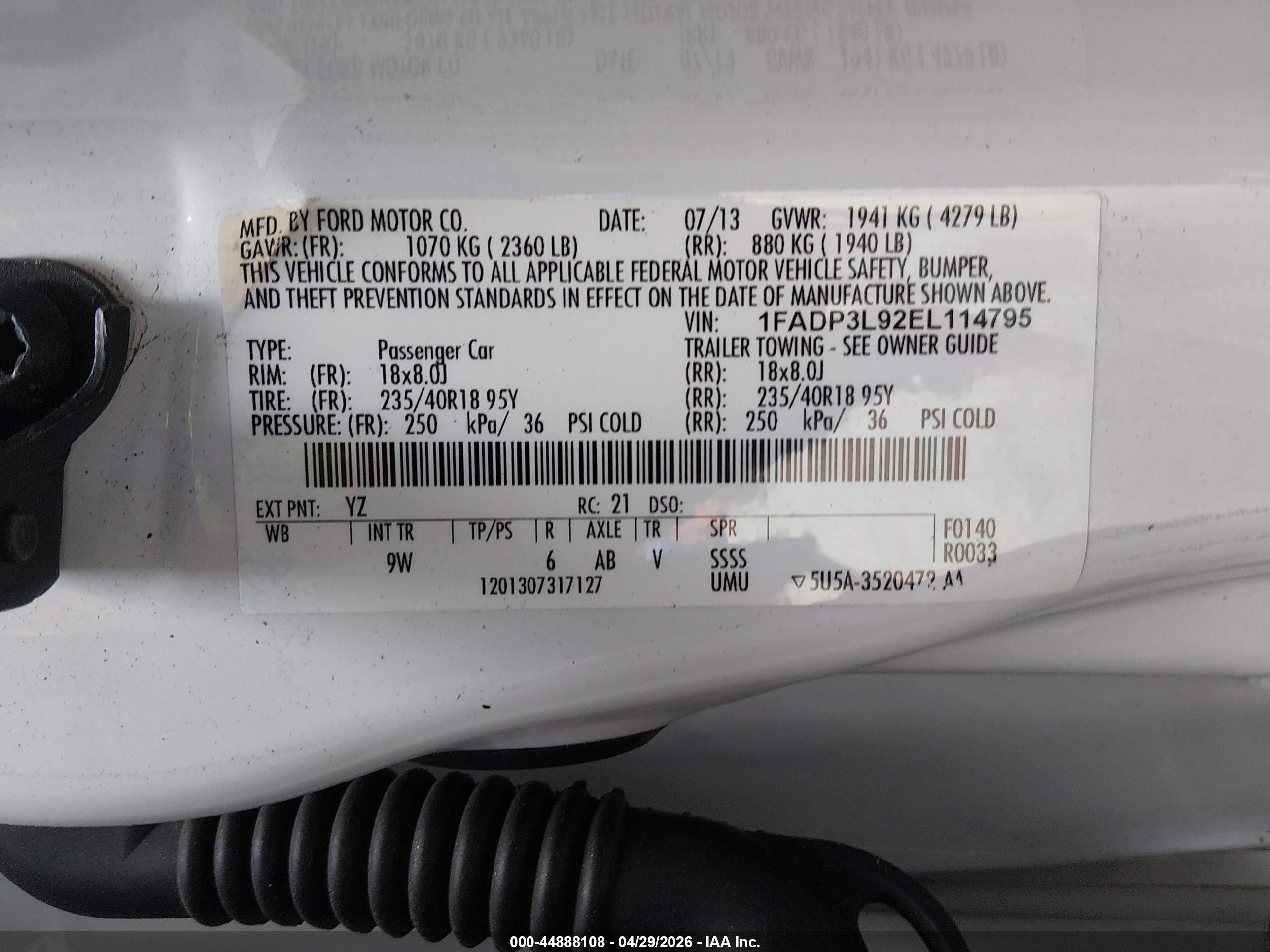 2014 Ford Focus St   White vin: 1FADP3L92EL114795