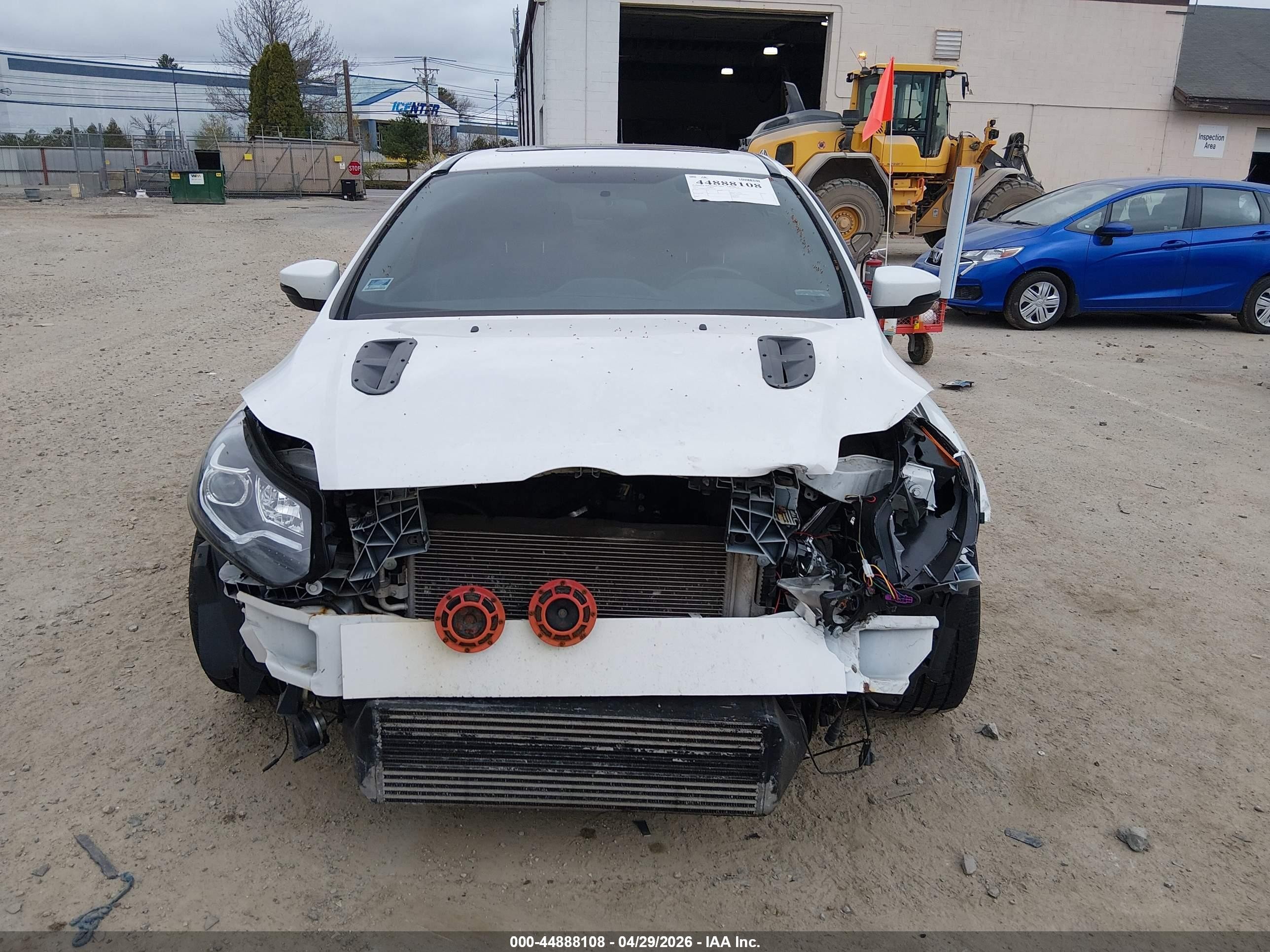2014 Ford Focus St   White vin: 1FADP3L92EL114795