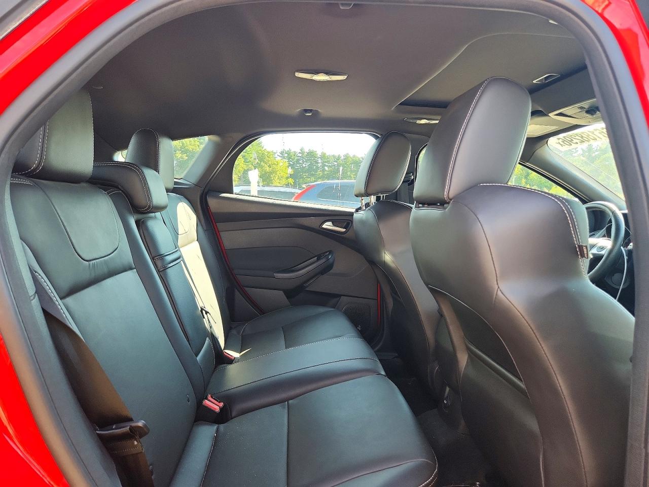2014 Ford Focus St Red vin: 1FADP3L92EL125215