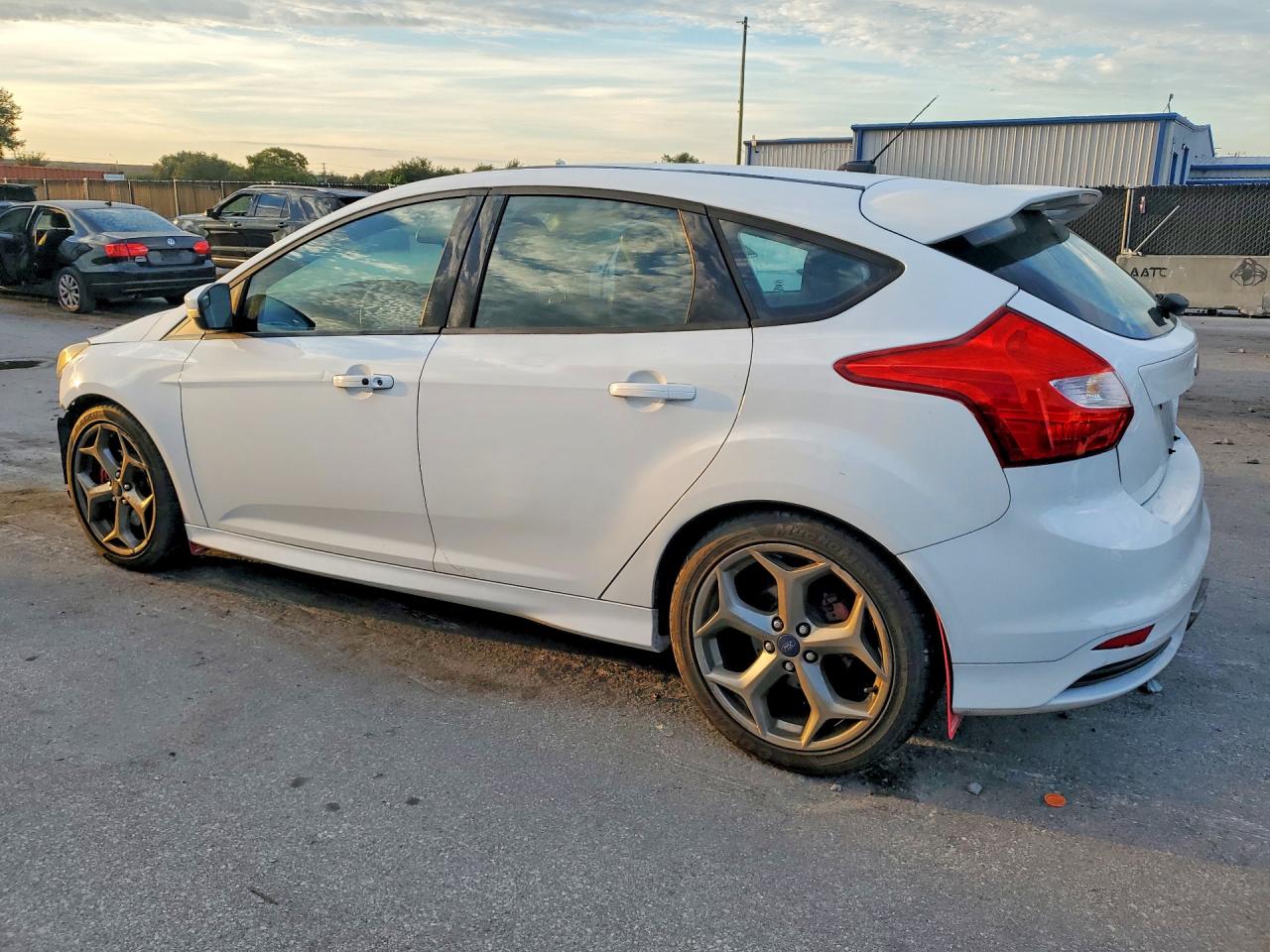 2014 Ford Focus St White vin: 1FADP3L92EL223936