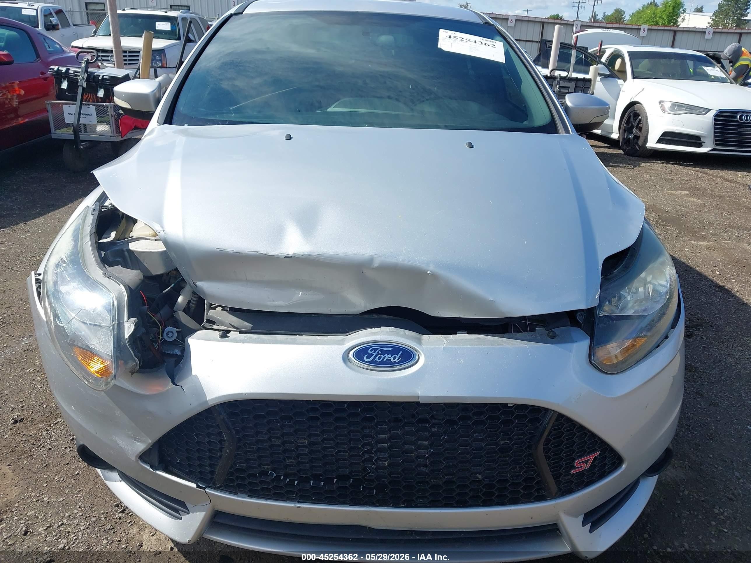 2014 Ford Focus St   Silver vin: 1FADP3L92EL375683