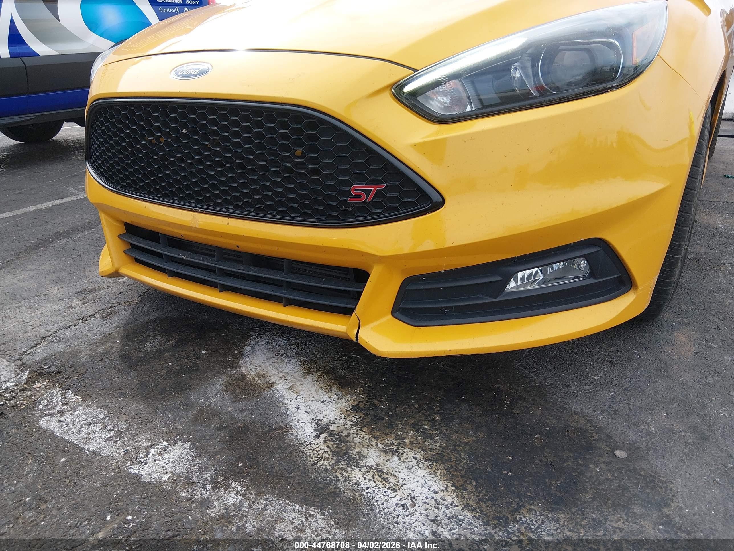 2015 Ford Focus St   Orange vin: 1FADP3L92FL264987