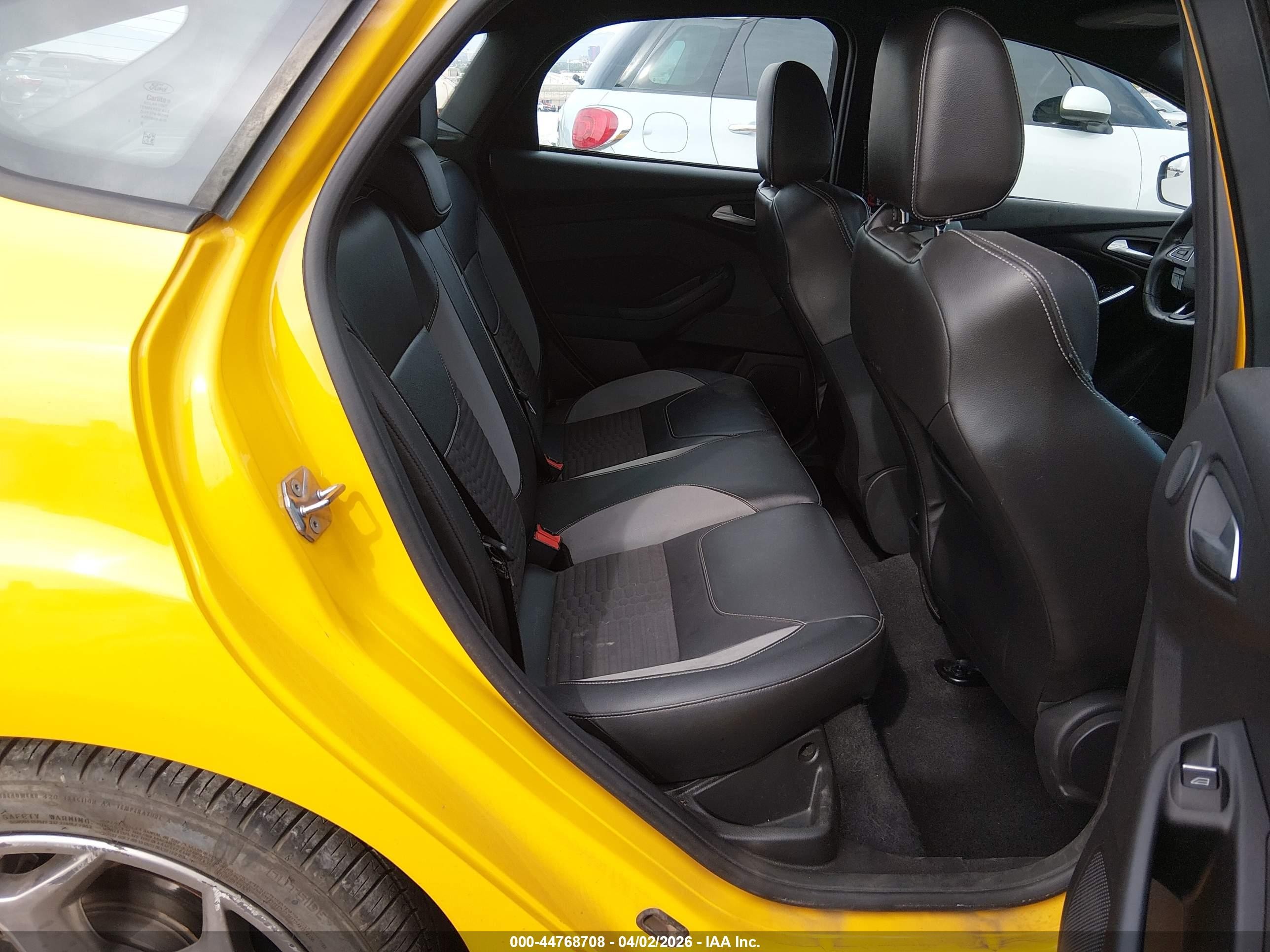 2015 Ford Focus St   Orange vin: 1FADP3L92FL264987