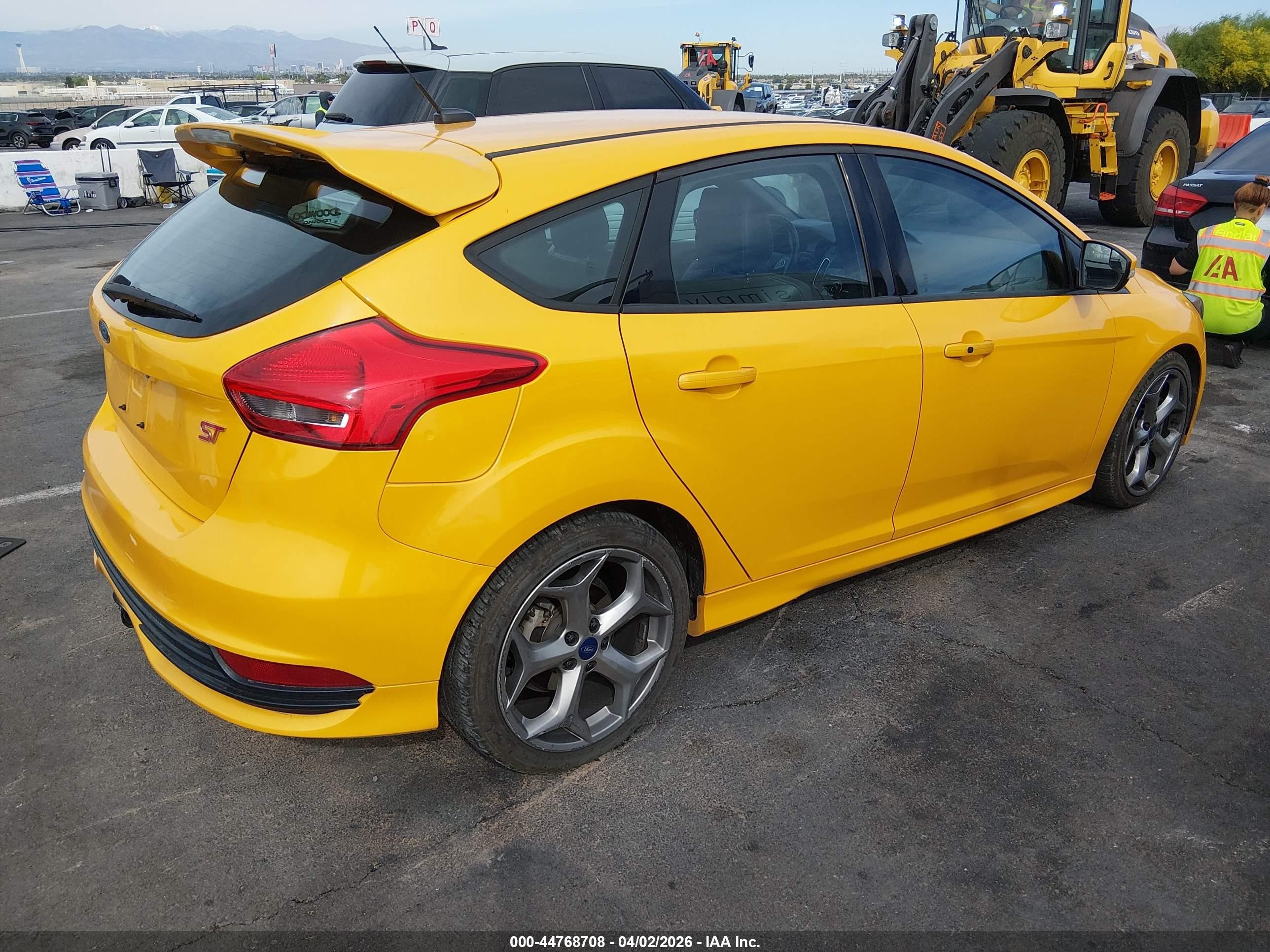 2015 Ford Focus St   Orange vin: 1FADP3L92FL264987