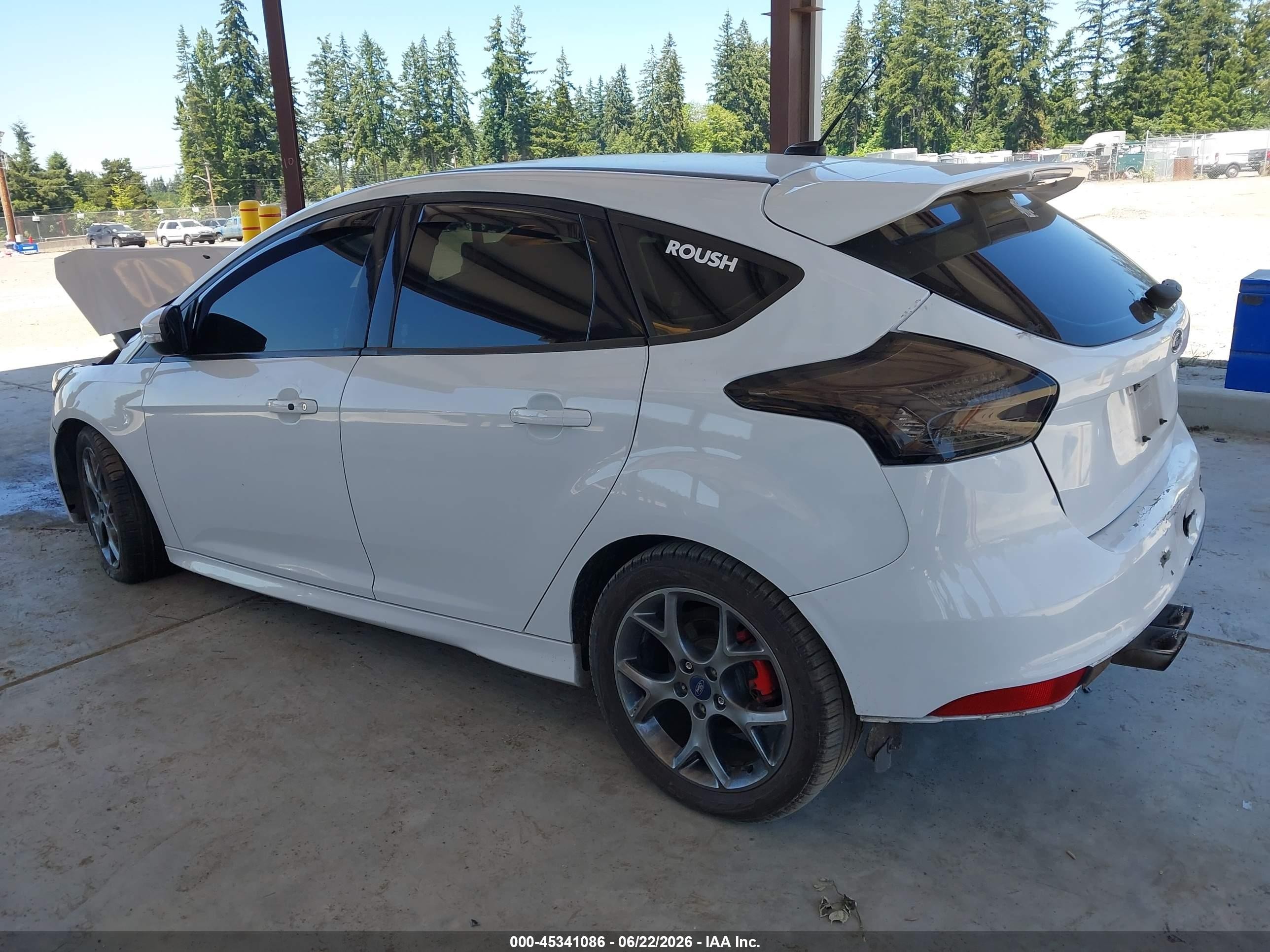 2015 Ford Focus St   White vin: 1FADP3L92FL281689