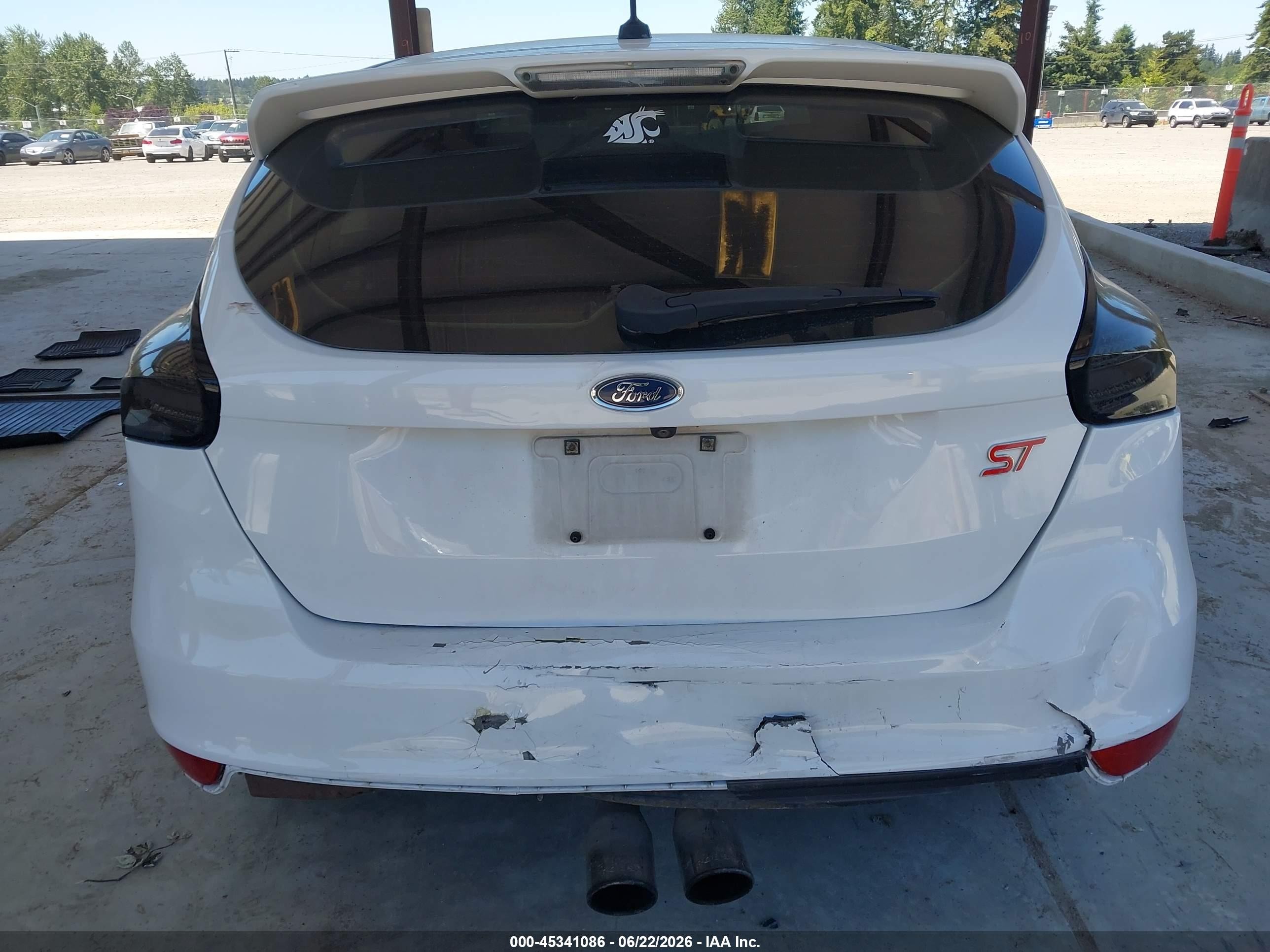 2015 Ford Focus St   White vin: 1FADP3L92FL281689