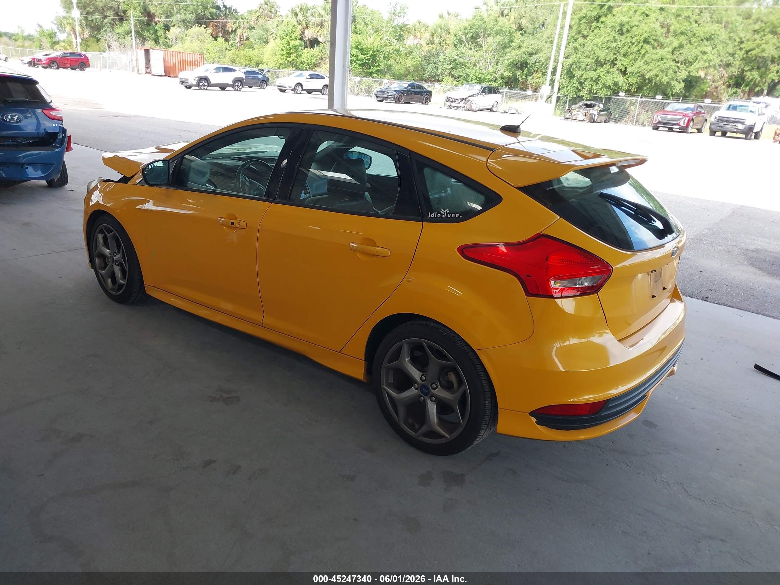 2015 Ford Focus St   Желтый vin: 1FADP3L92FL287220