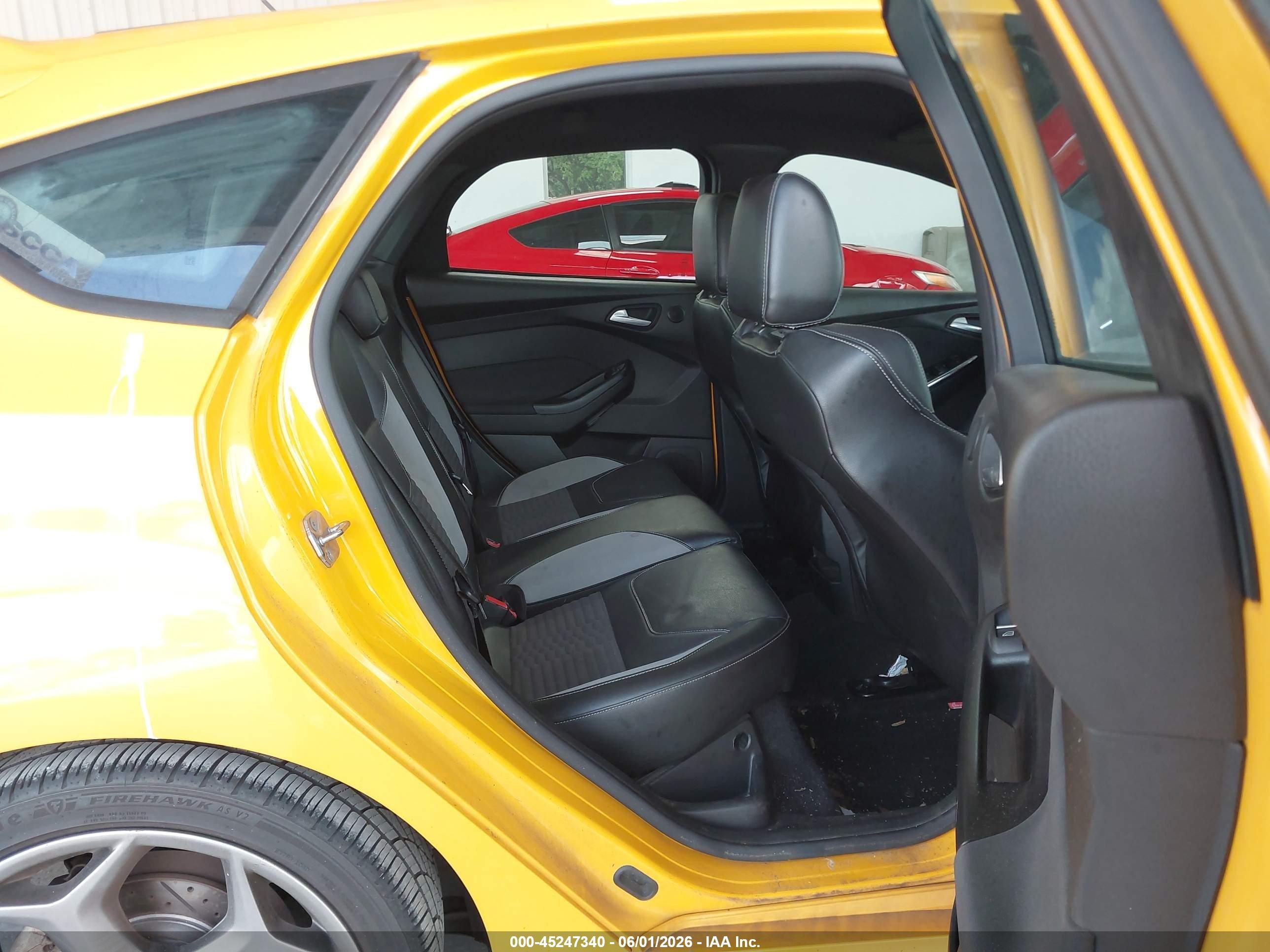 2015 Ford Focus St   Желтый vin: 1FADP3L92FL287220