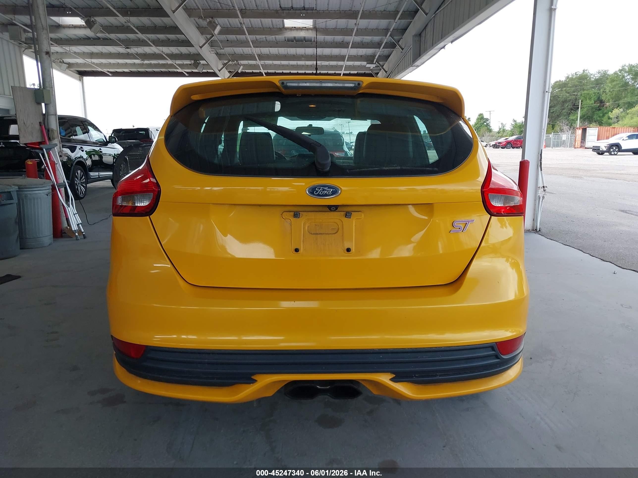 2015 Ford Focus St   Желтый vin: 1FADP3L92FL287220
