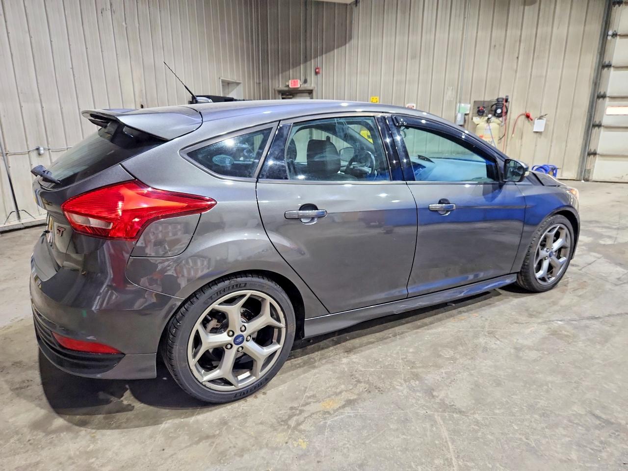 2015 Ford Focus St Gray vin: 1FADP3L92FL353104