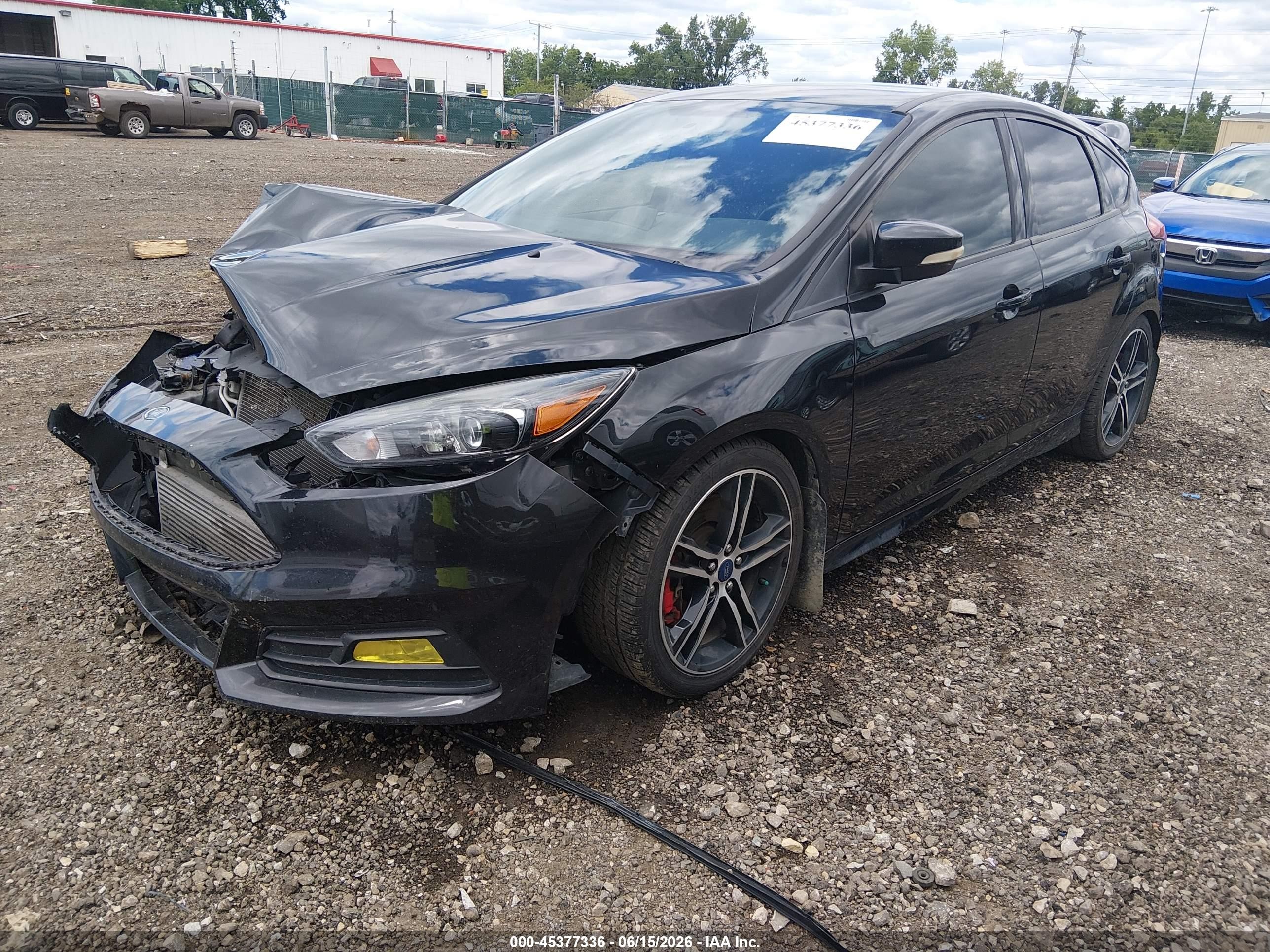 2015 Ford Focus St   Черный vin: 1FADP3L93FL341107