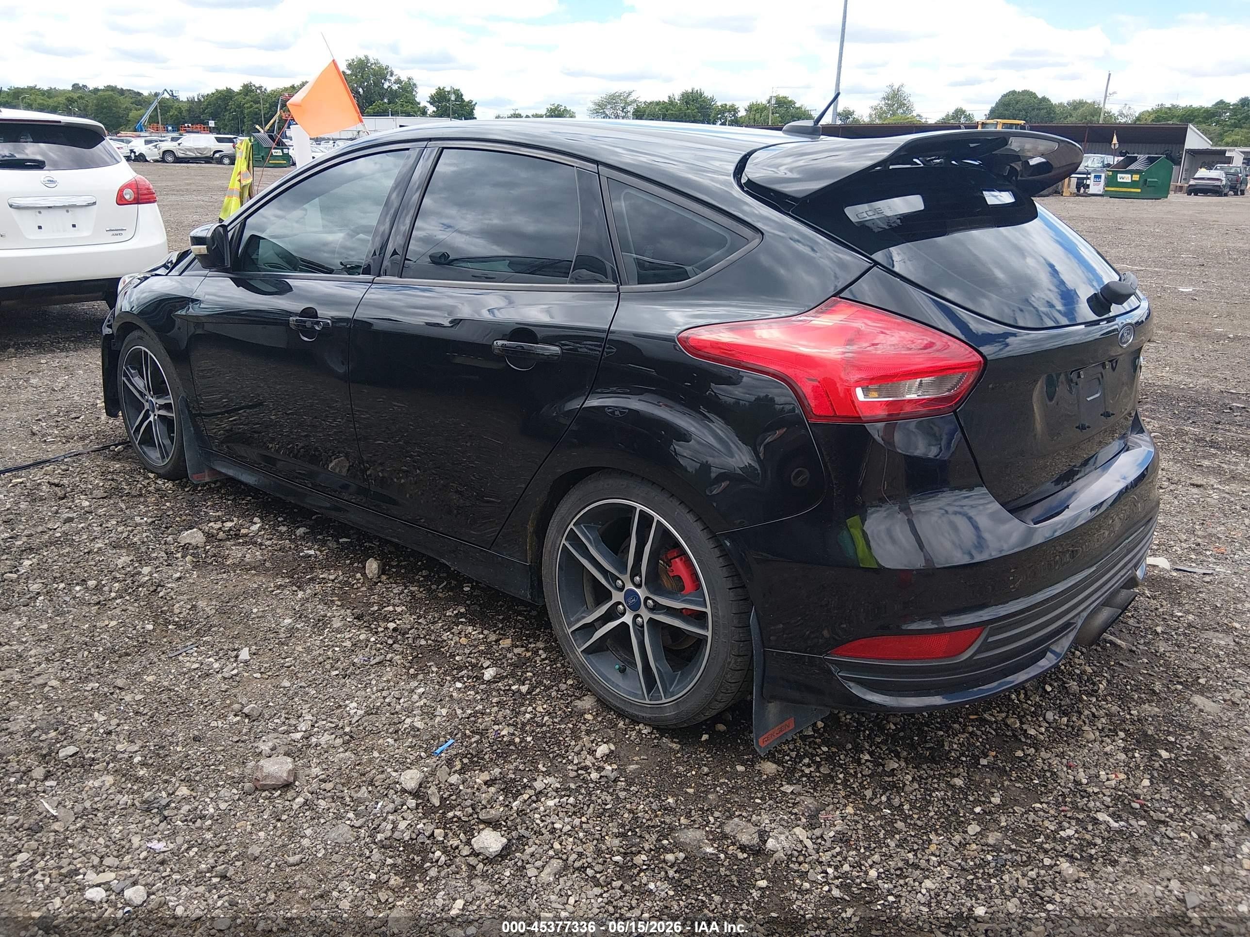 2015 Ford Focus St   Черный vin: 1FADP3L93FL341107