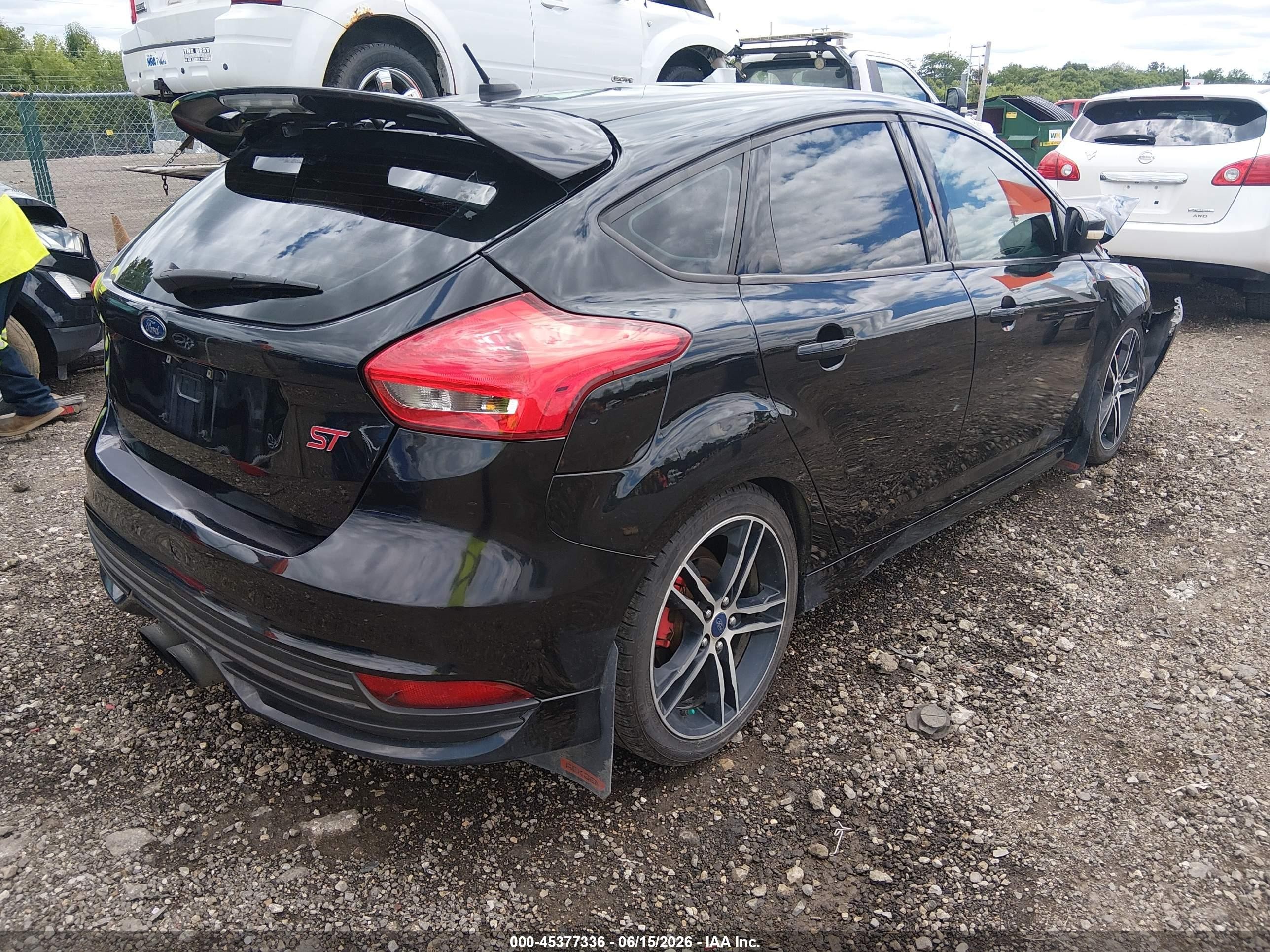 2015 Ford Focus St   Черный vin: 1FADP3L93FL341107