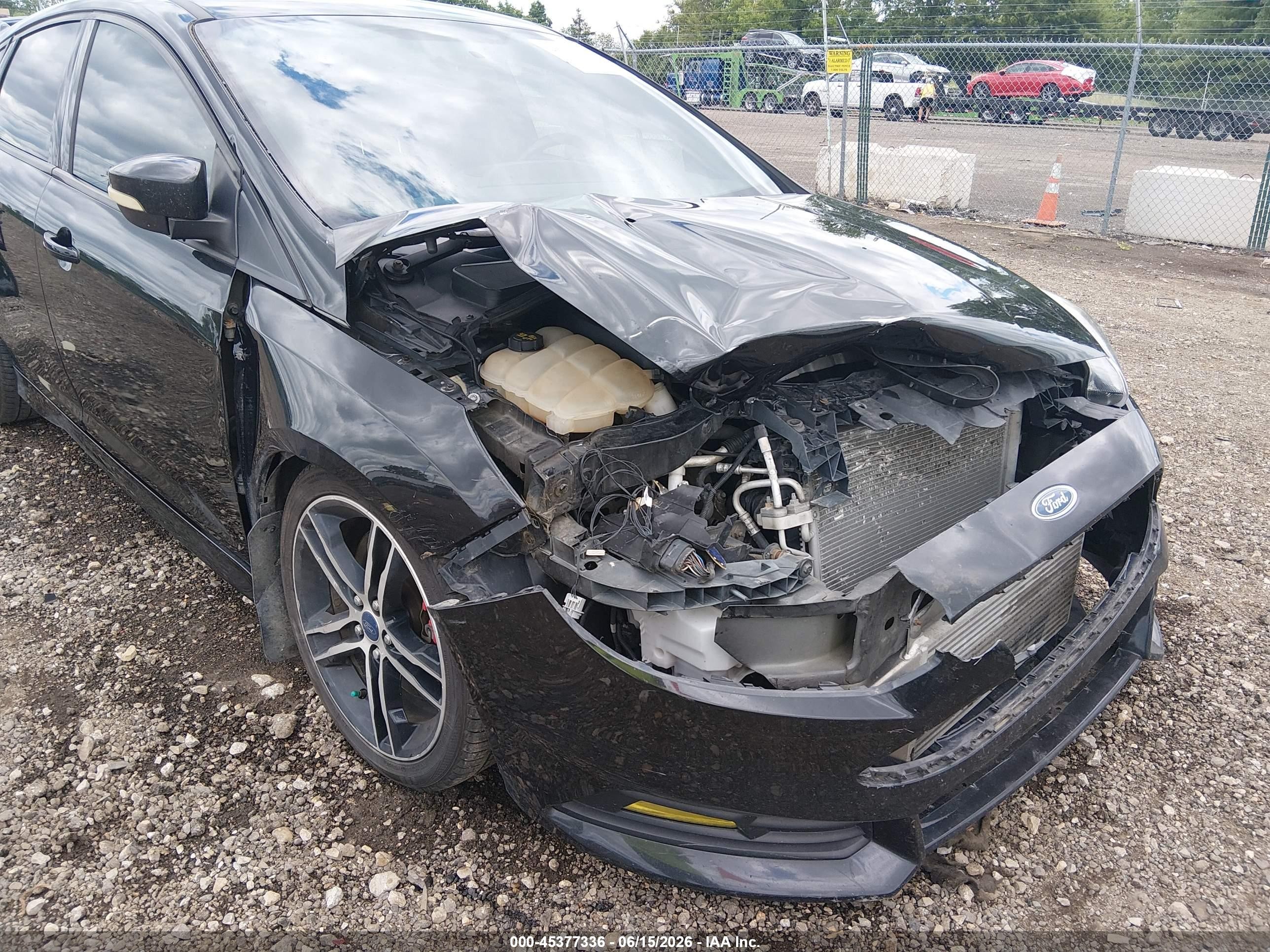 2015 Ford Focus St   Черный vin: 1FADP3L93FL341107