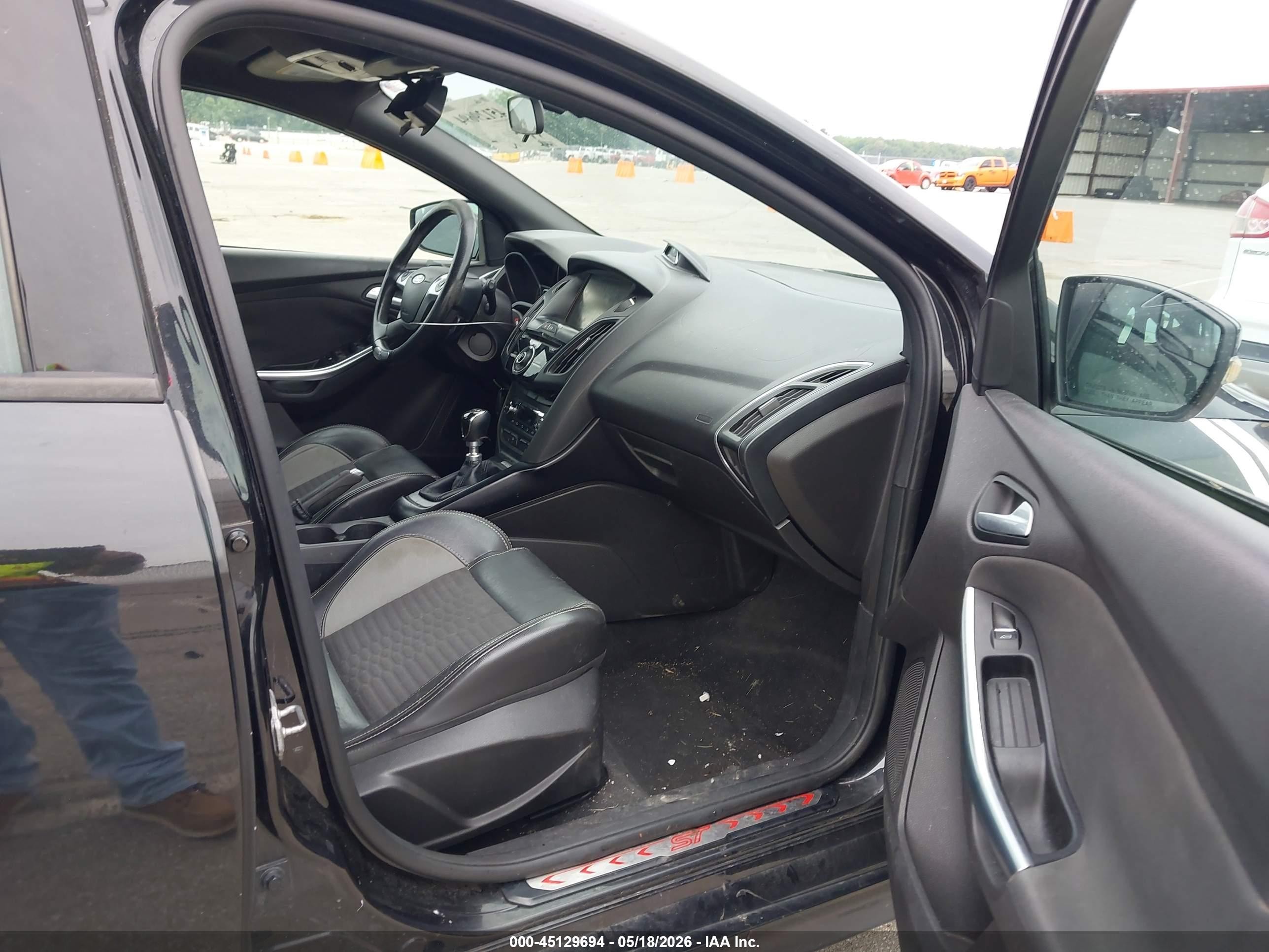 2013 Ford Focus St   Black vin: 1FADP3L94DL380270