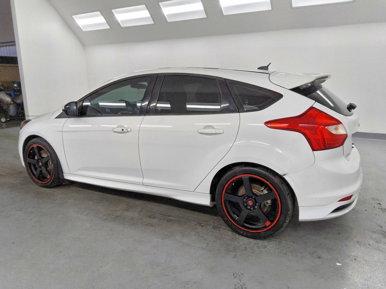 2014 Ford Focus St White vin: 1FADP3L94EL259806