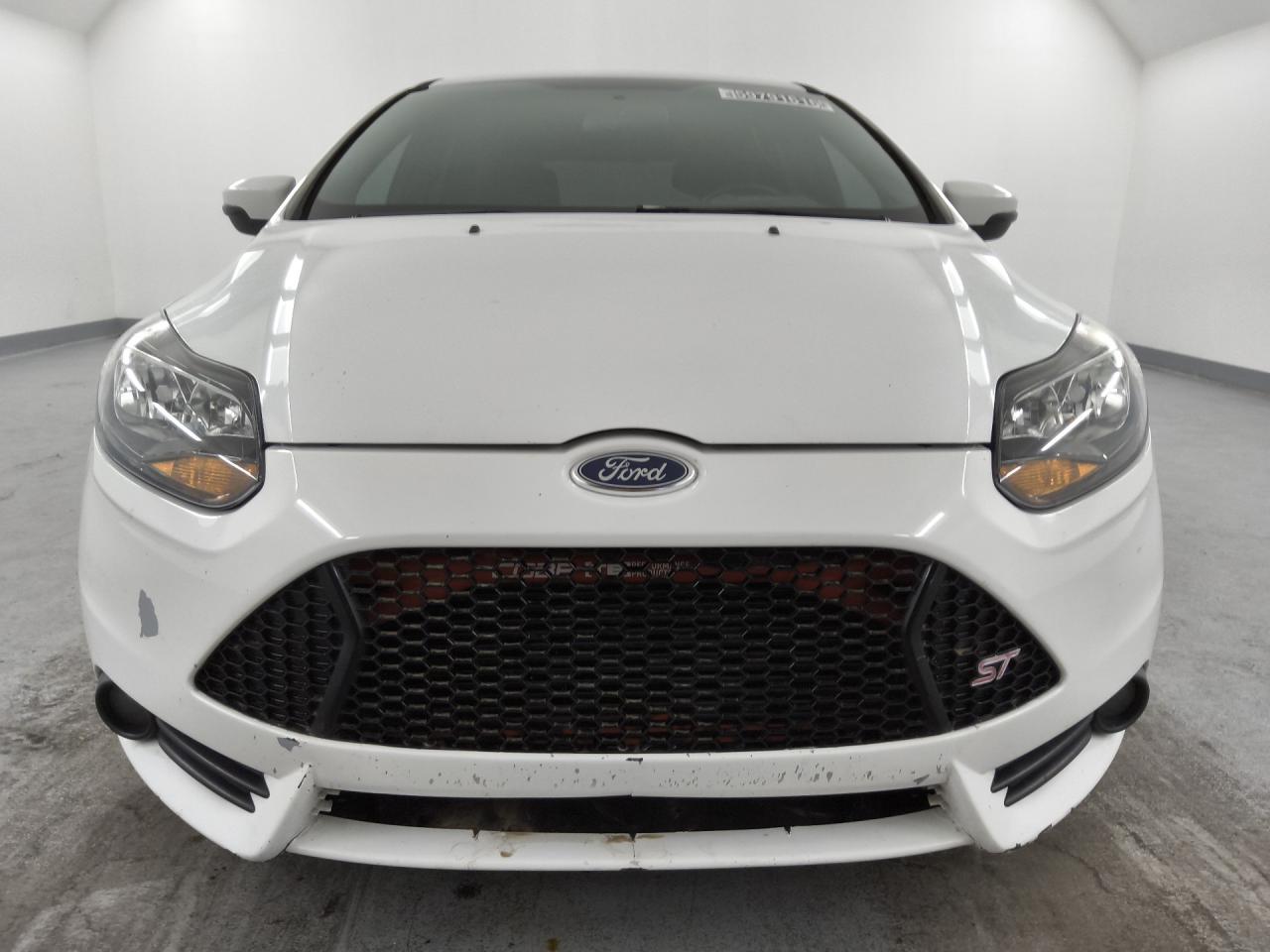2014 Ford Focus St White vin: 1FADP3L94EL259806 Damage: Front Bumper/Cover, Broken, Replacement Required