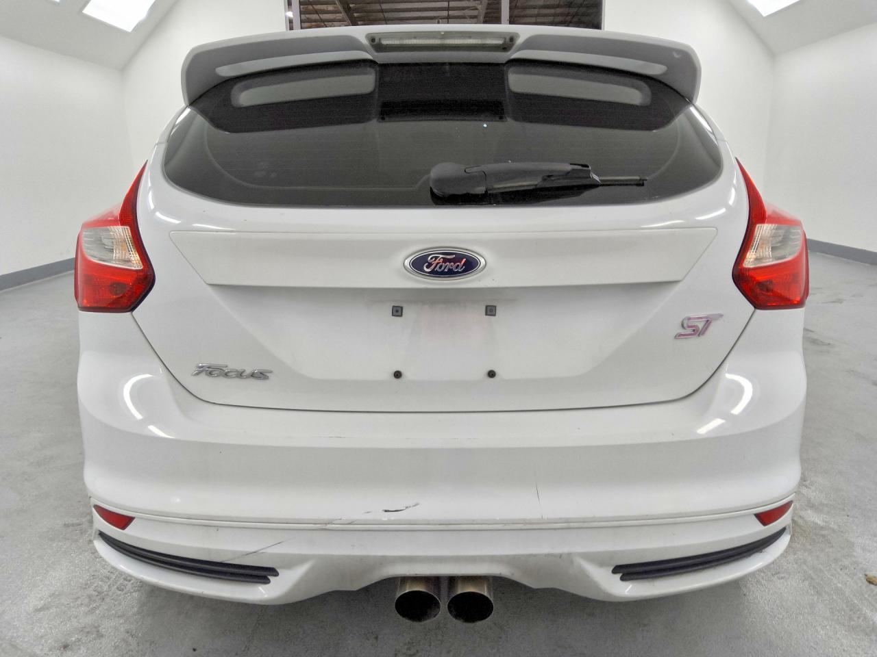 2014 Ford Focus St White vin: 1FADP3L94EL259806