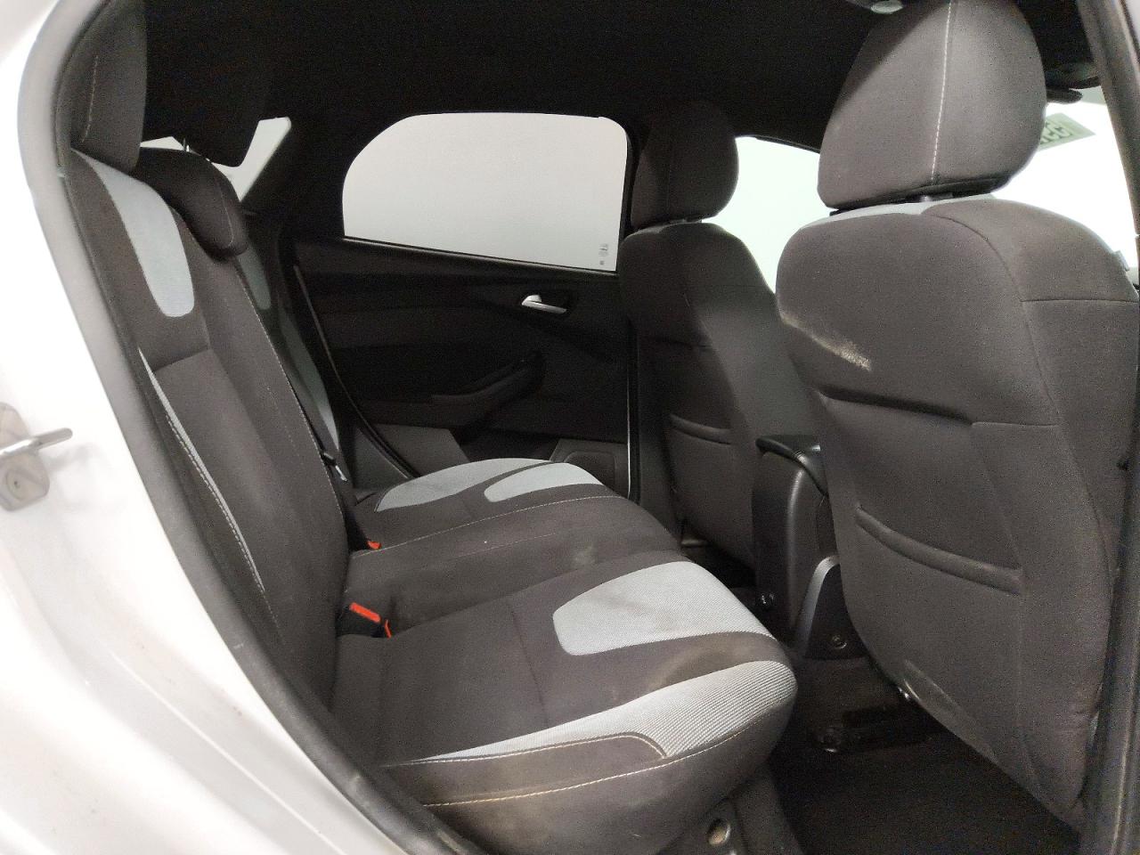 2014 Ford Focus St White vin: 1FADP3L94EL259806