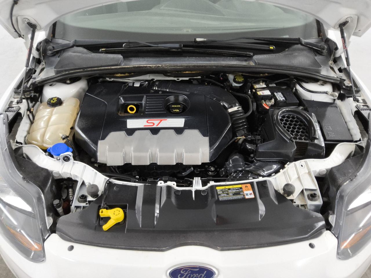2014 Ford Focus St White vin: 1FADP3L94EL259806 Damage: Suspension, Inoperable, Repair Required