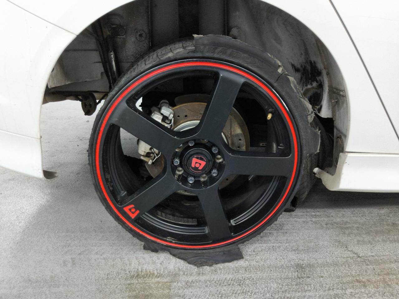 2014 Ford Focus St White vin: 1FADP3L94EL259806 Damage: Right Rear Tire, Missing, Replacement Required