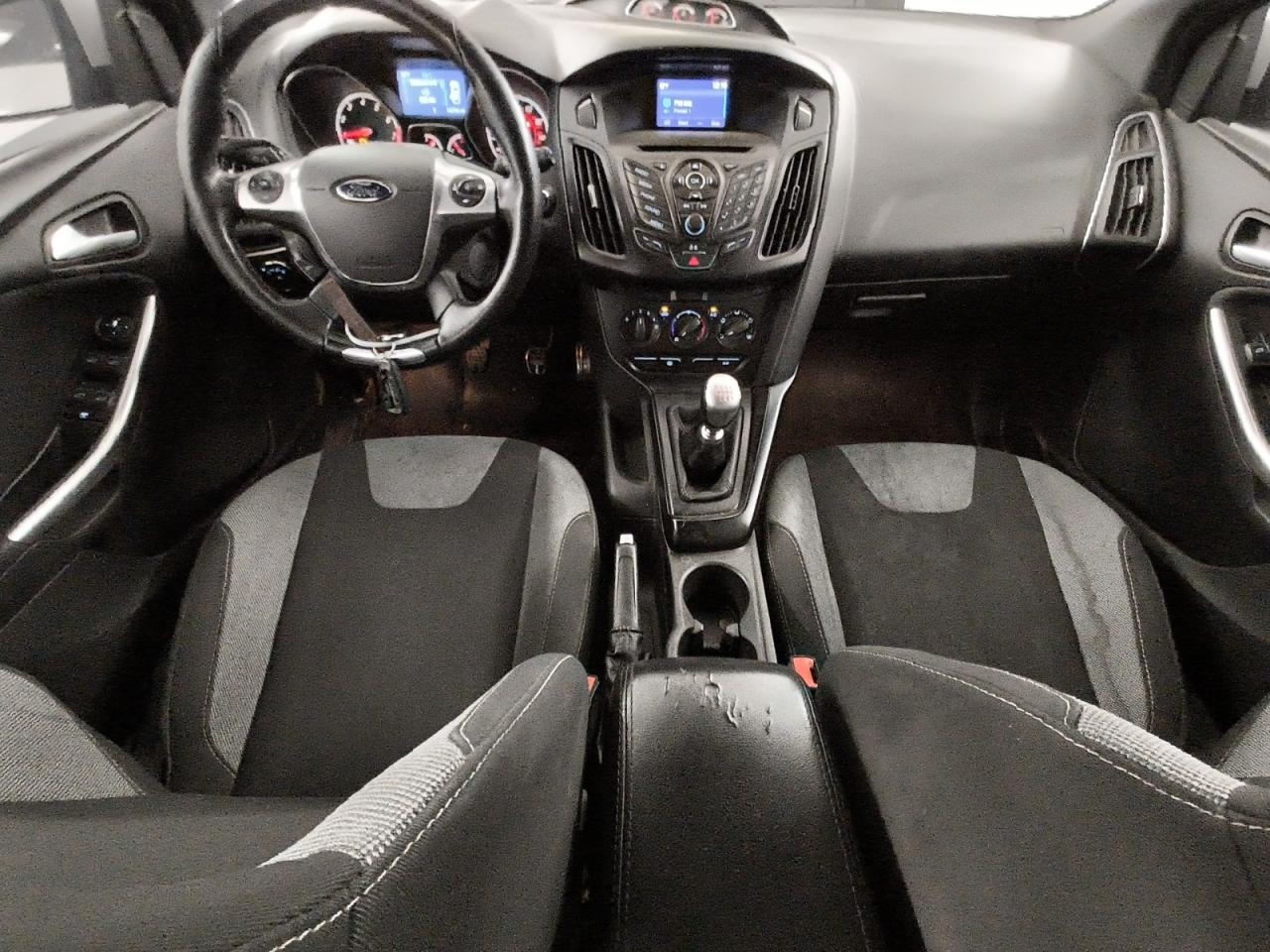 2014 Ford Focus St White vin: 1FADP3L94EL259806 Damage: Front Center Armrest, Worn, Replacement Required