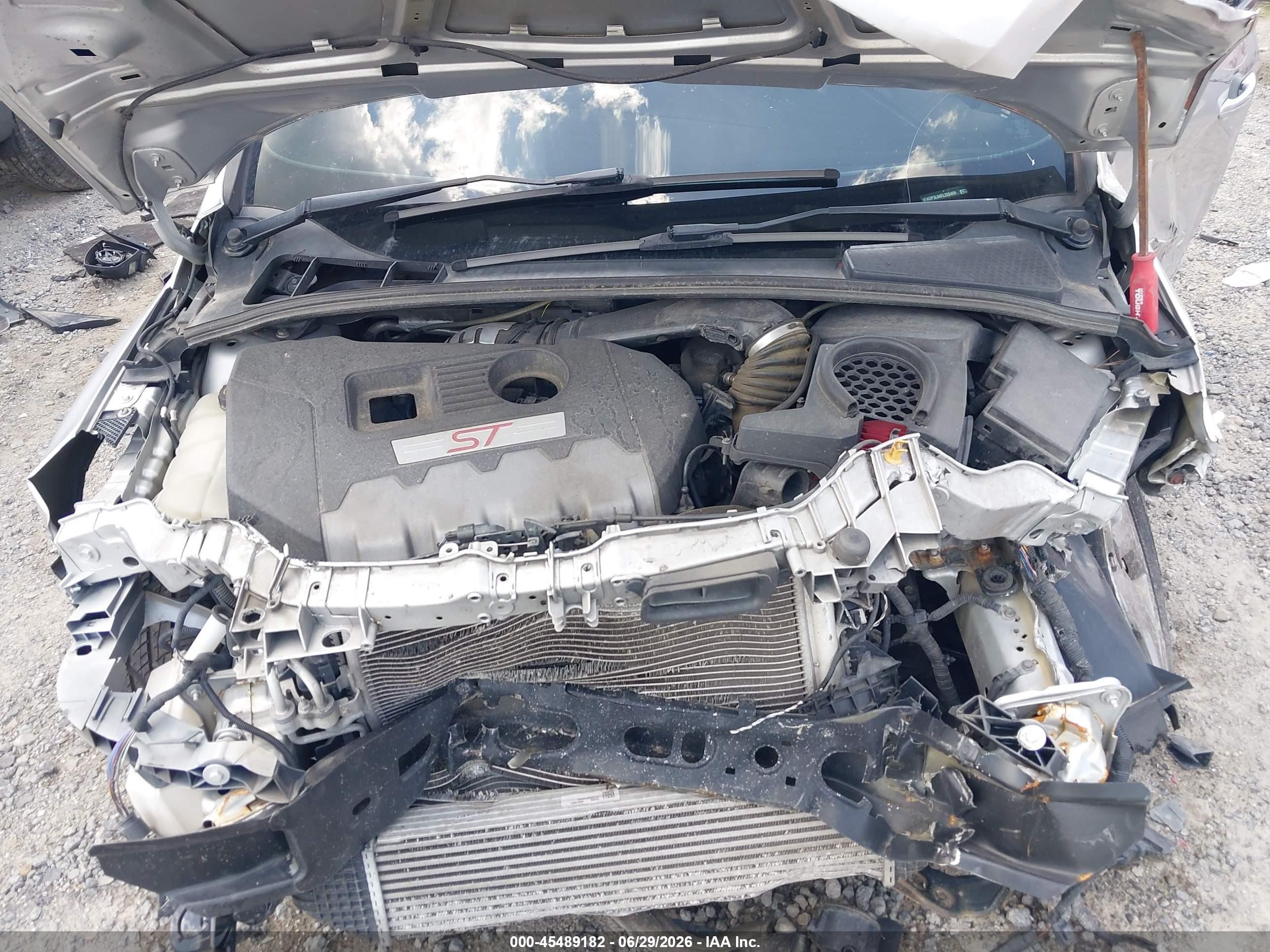 2014 Ford Focus St   Silver vin: 1FADP3L94EL320409