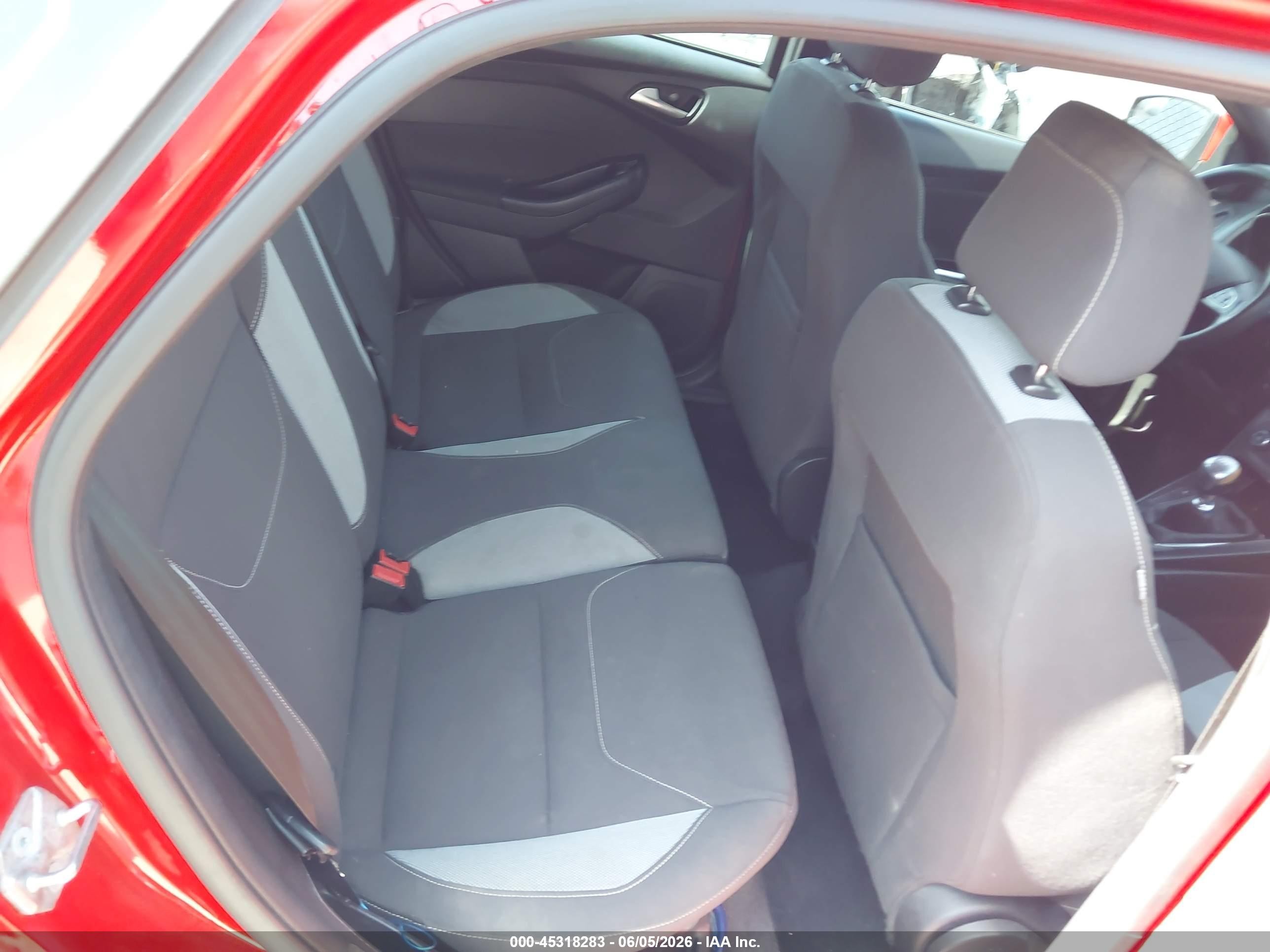 2015 Ford Focus St   Red vin: 1FADP3L94FL246412
