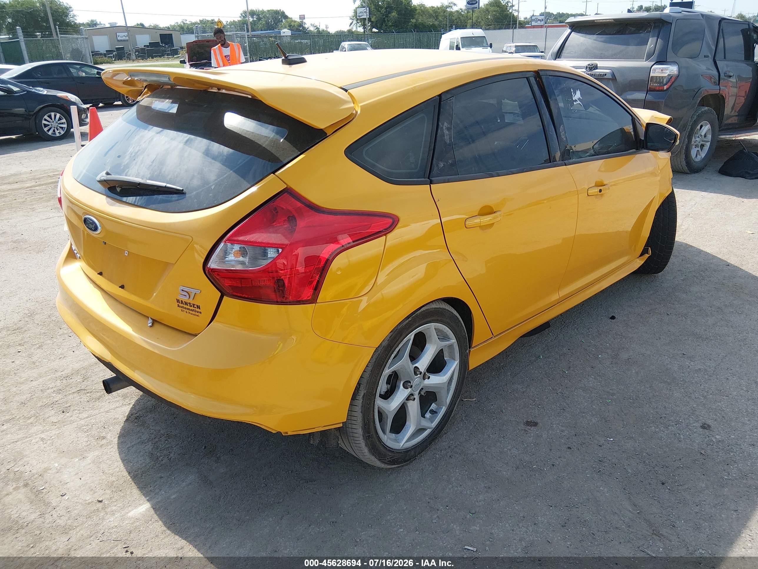 2013 Ford Focus St Желтый vin: 1FADP3L95DL234573