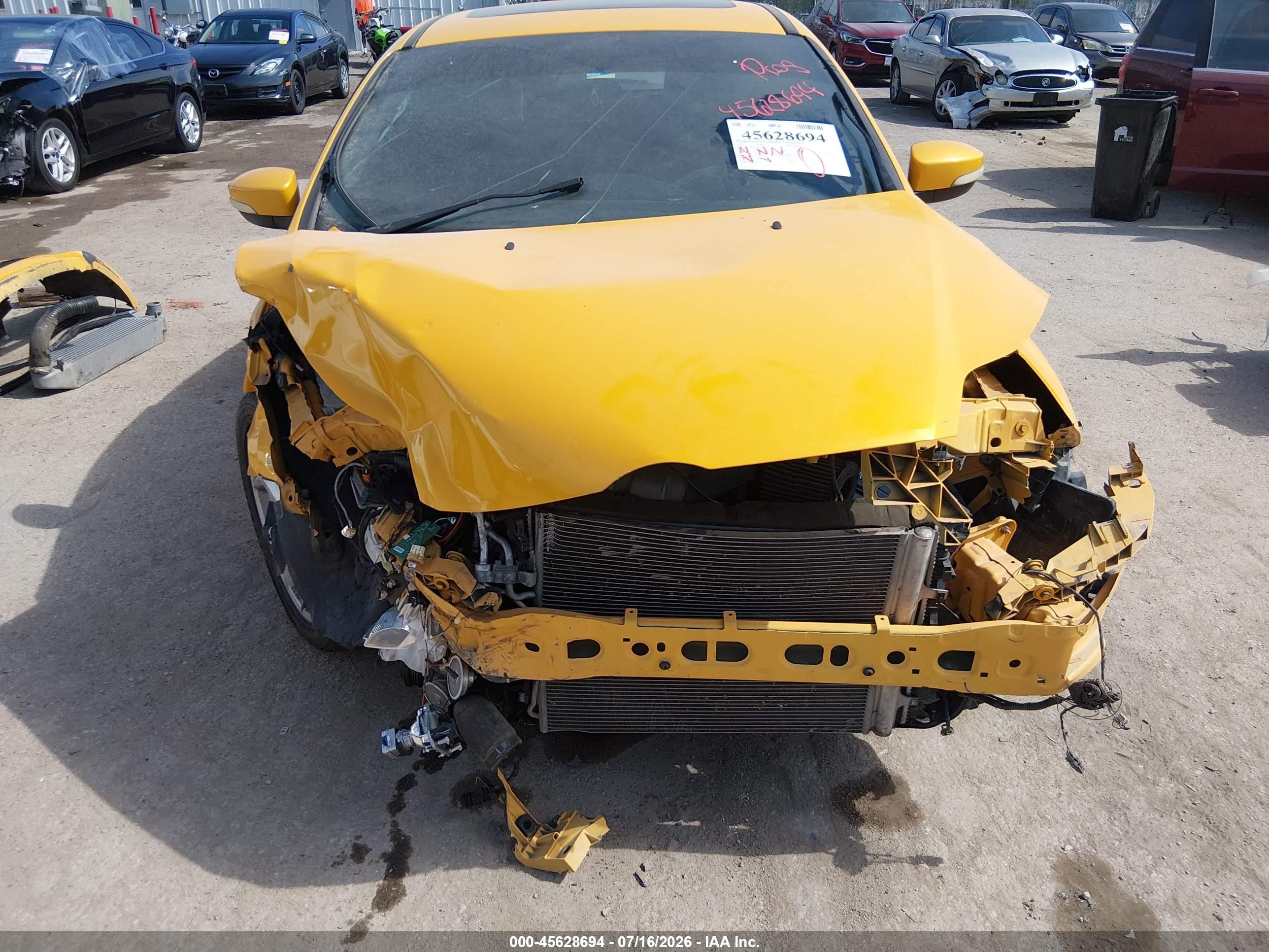 2013 Ford Focus St Желтый vin: 1FADP3L95DL234573