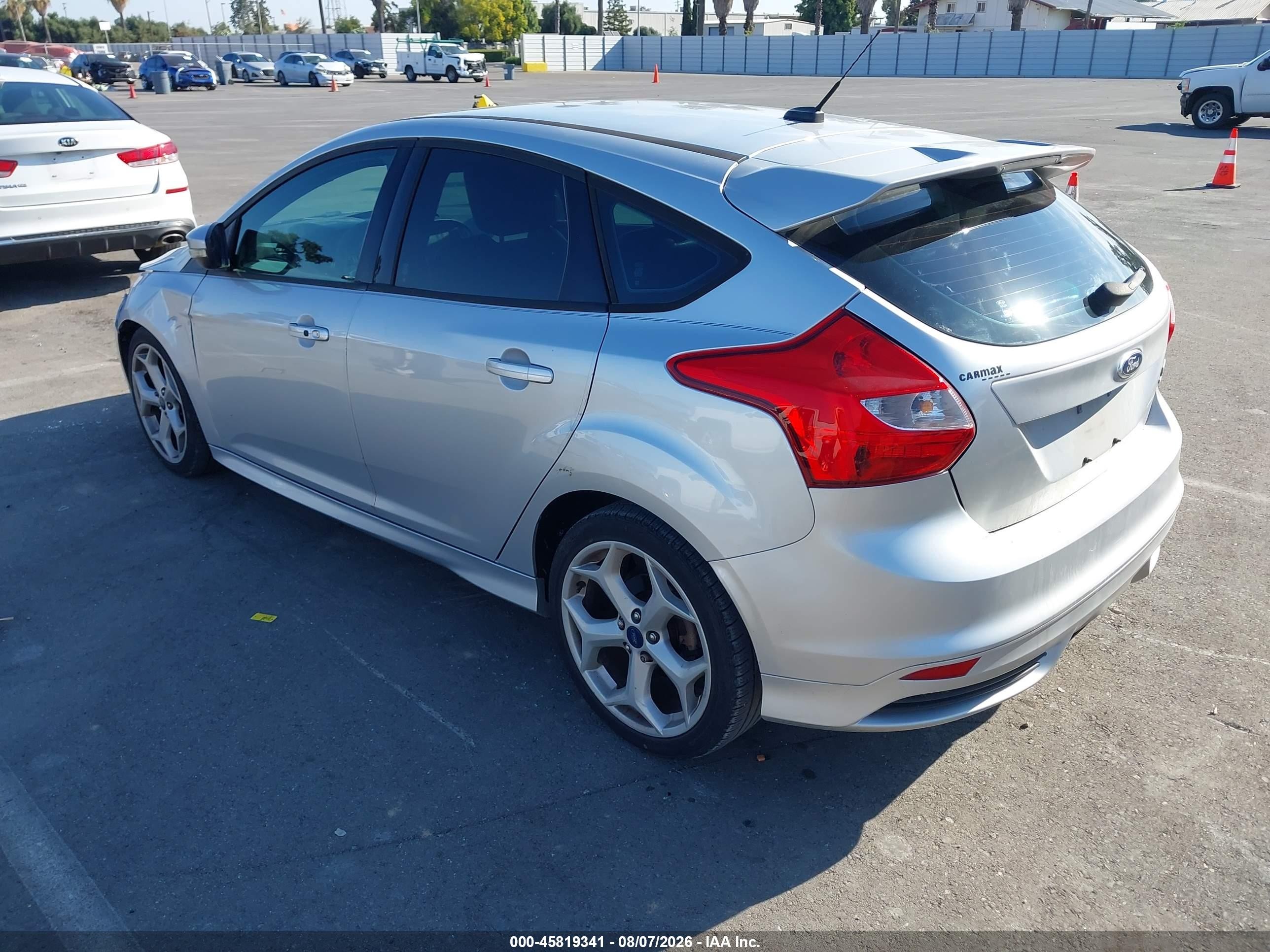 2013 Ford Focus St   Silver vin: 1FADP3L95DL313807