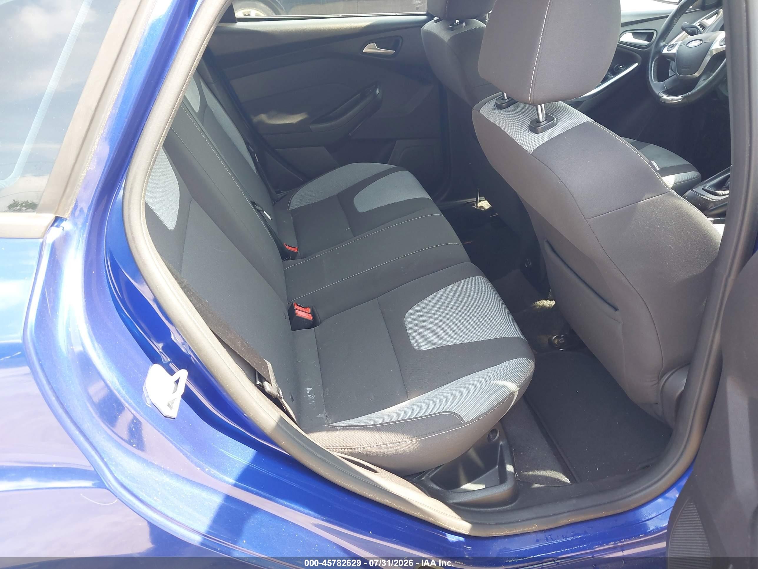 2014 Ford Focus St   Blue vin: 1FADP3L95EL164008