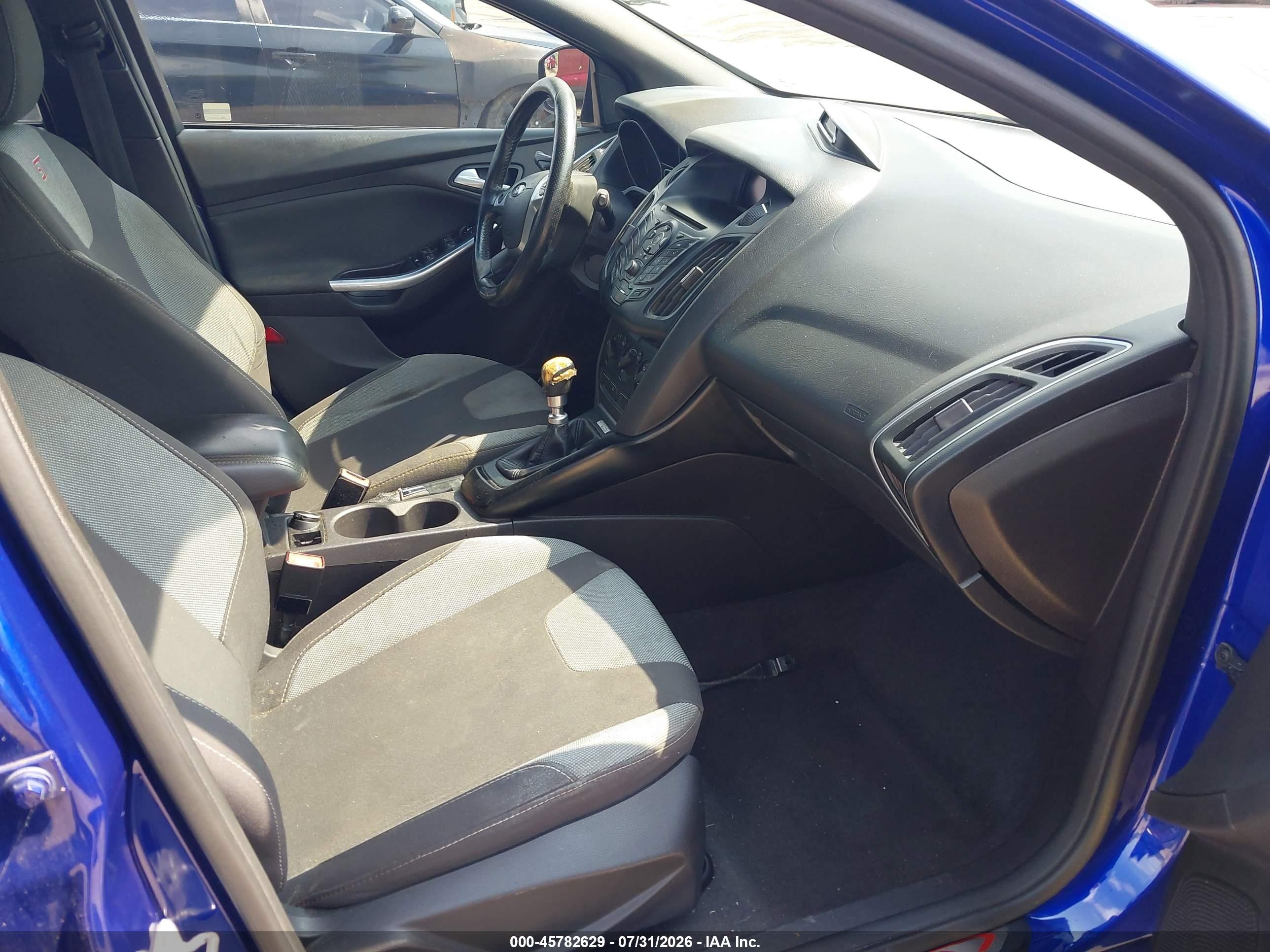 2014 Ford Focus St   Blue vin: 1FADP3L95EL164008