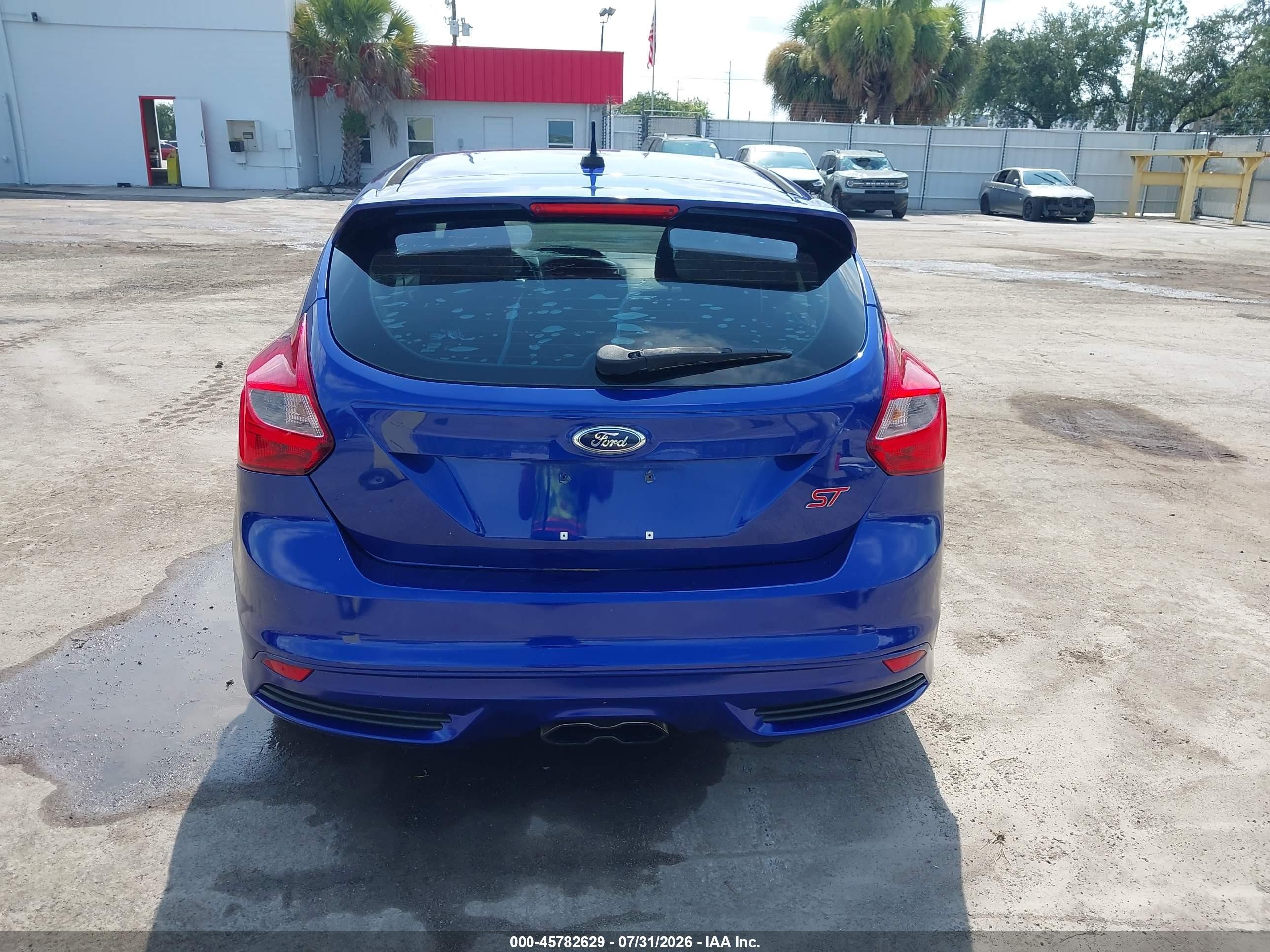 2014 Ford Focus St   Blue vin: 1FADP3L95EL164008